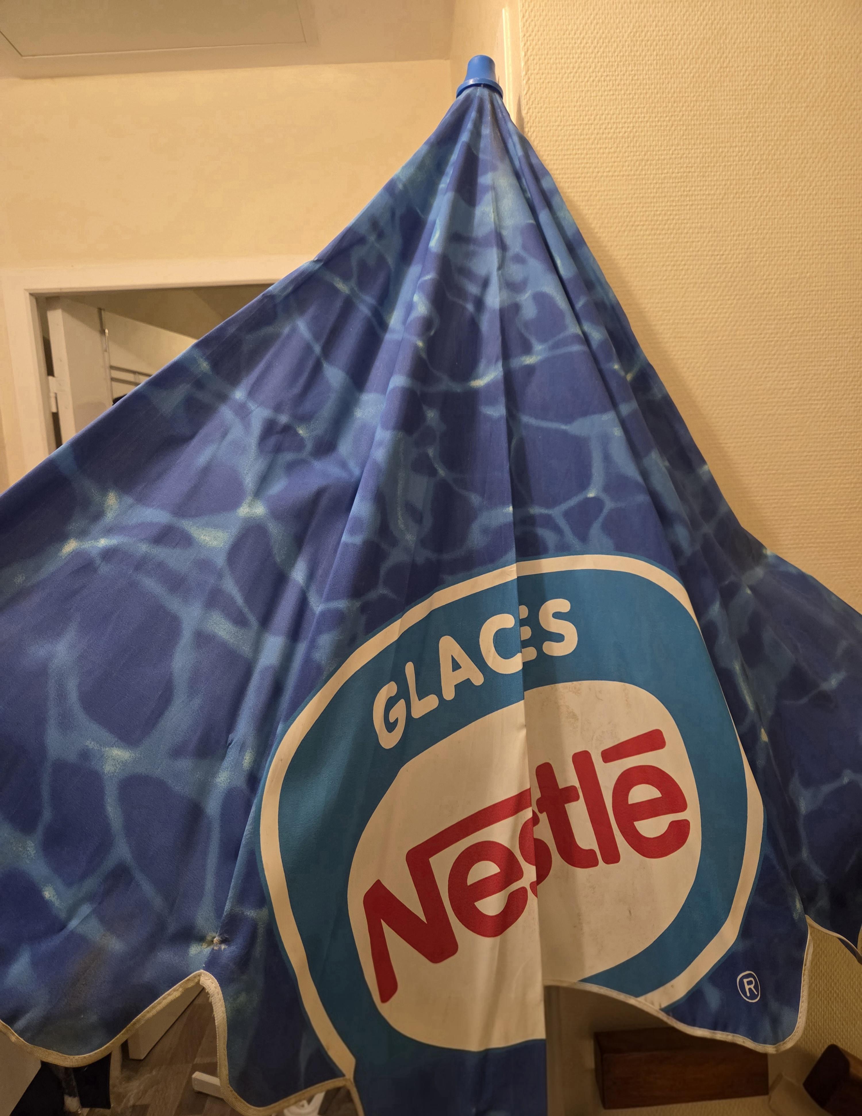 troc de troc parasol vintage nestlé image 0