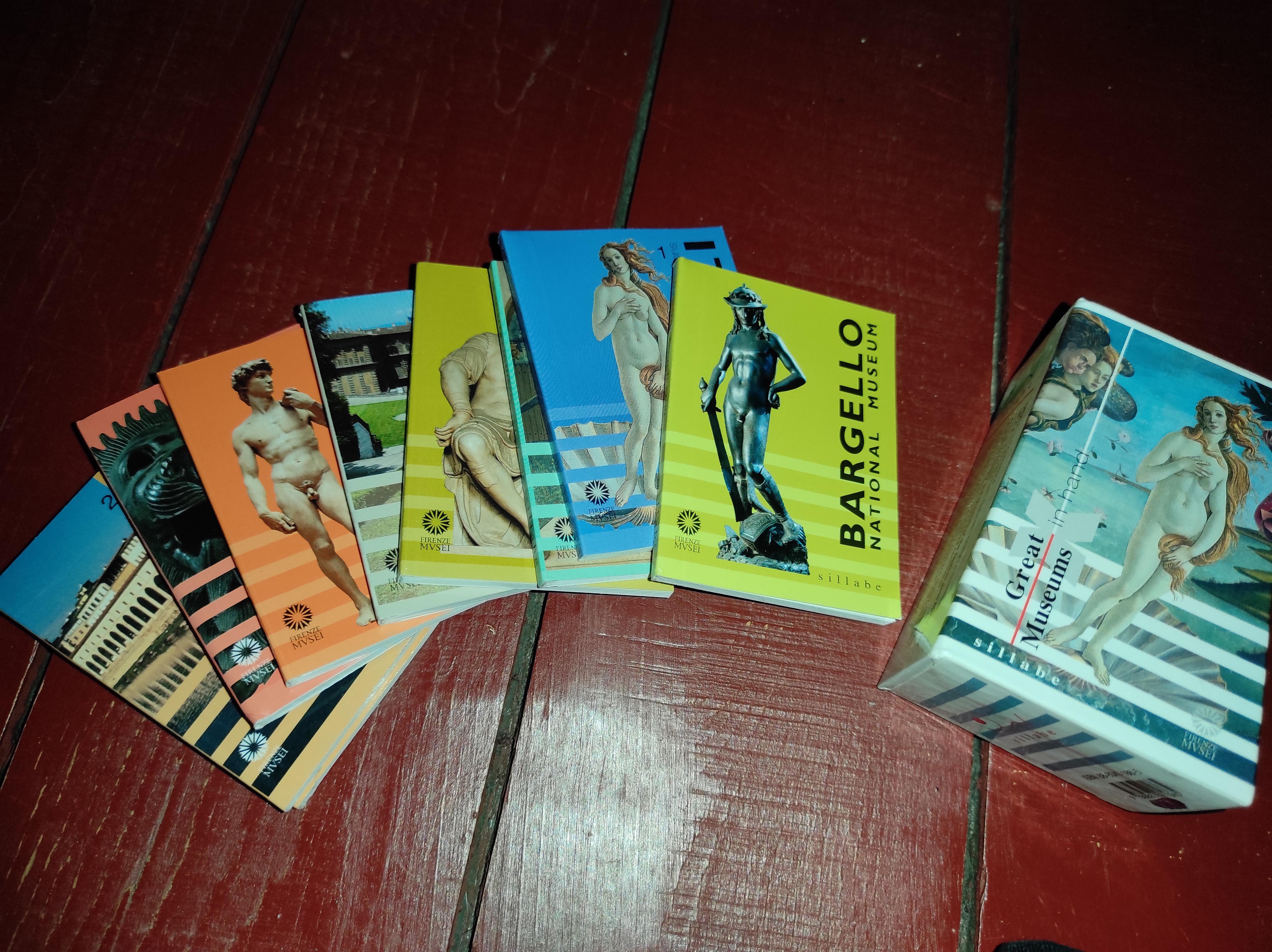 troc de troc lot de mini livres sur les musées image 0
