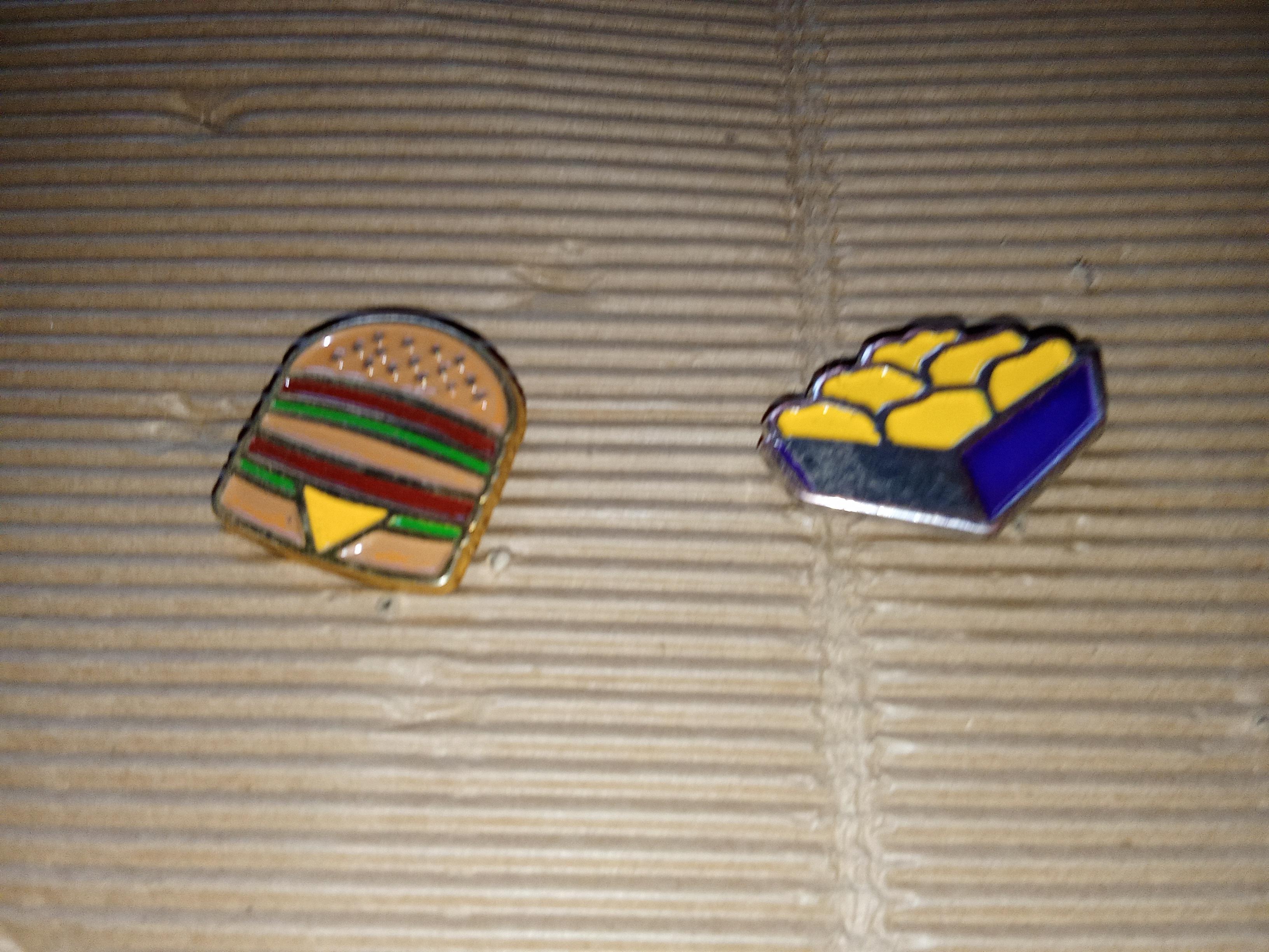 troc de troc 2 pin's mac donald vintage réserver lilas91 image 0