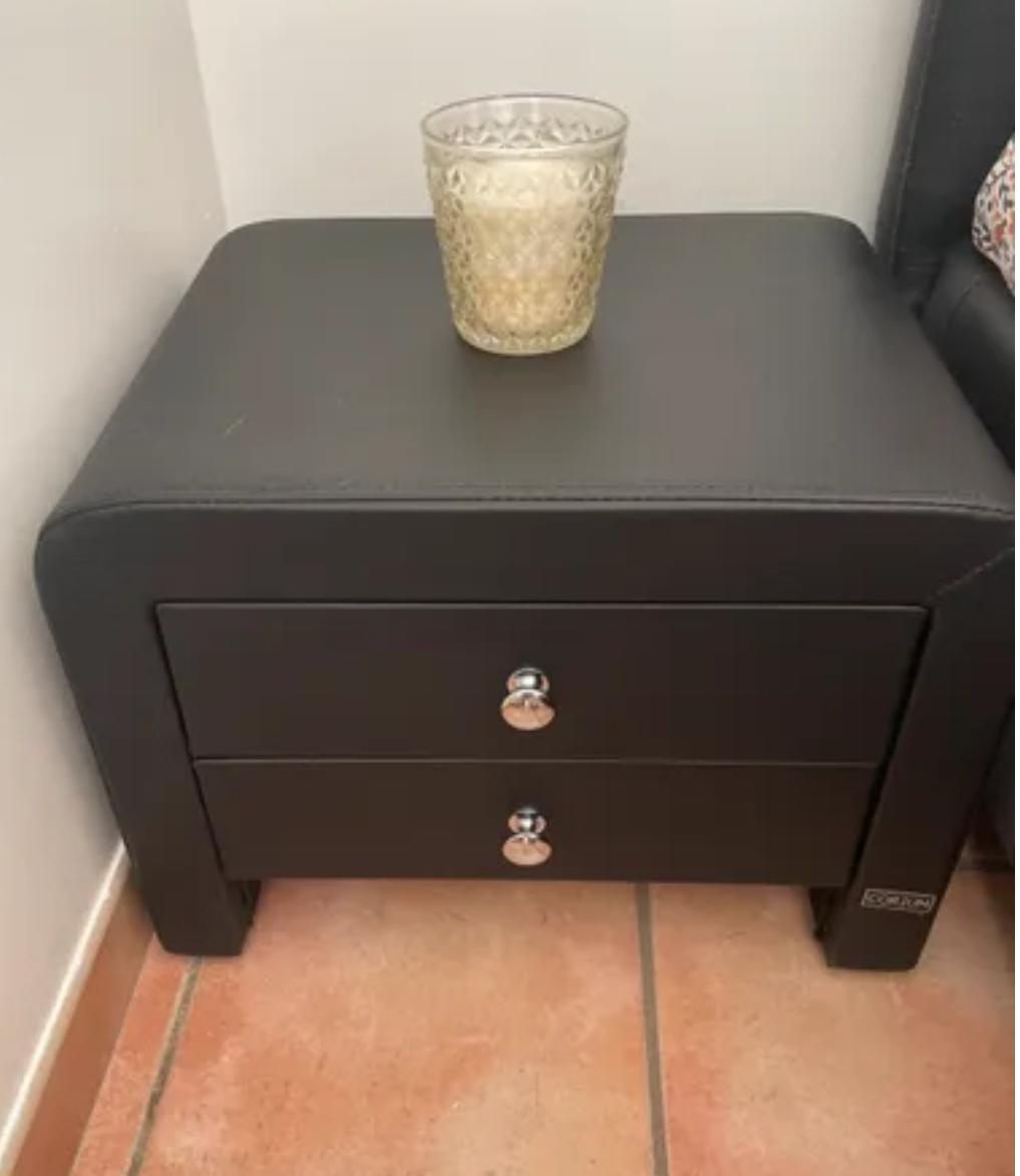 troc de troc lot de deux tables de chevets image 0