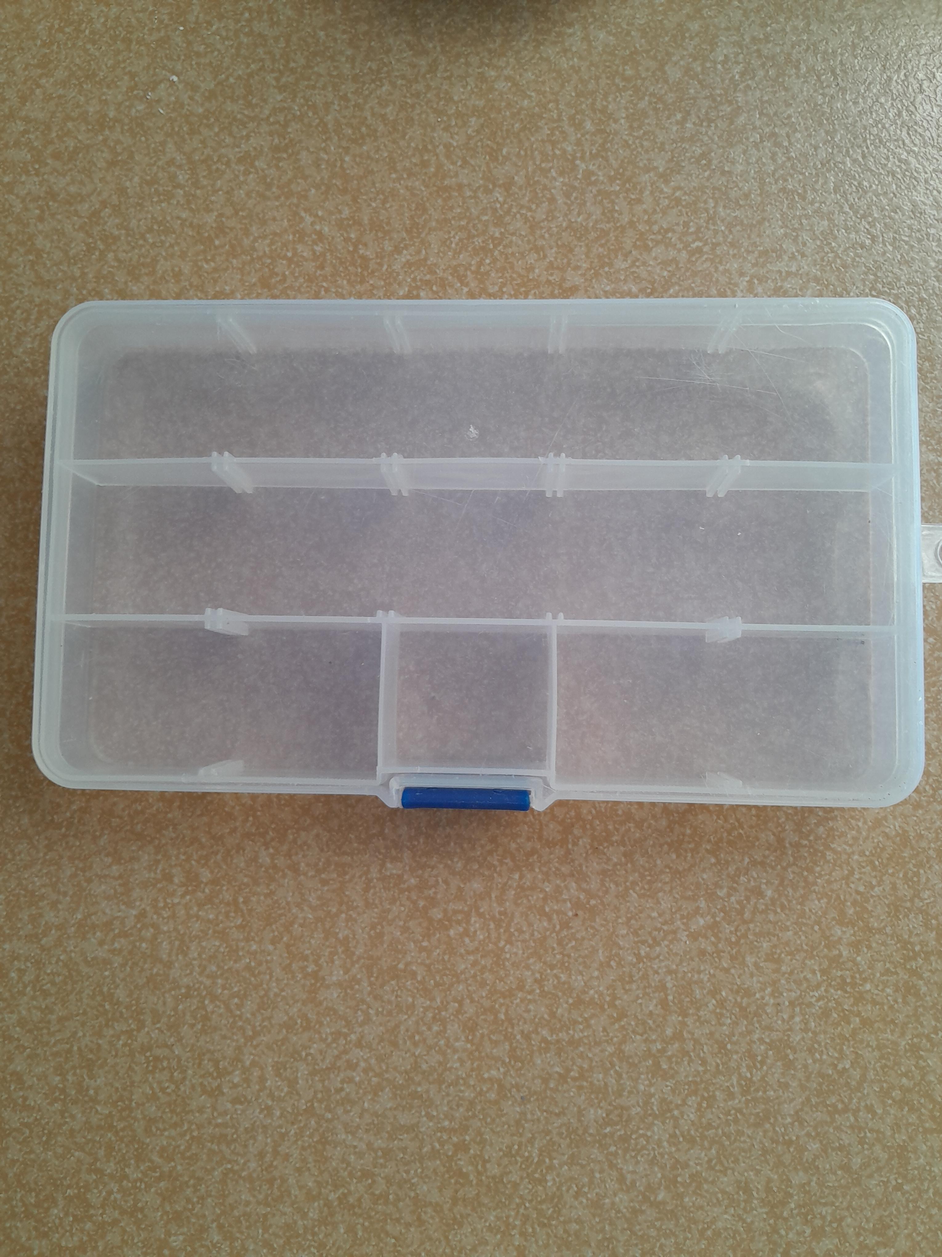 troc de troc boite plastique très bon état image 0