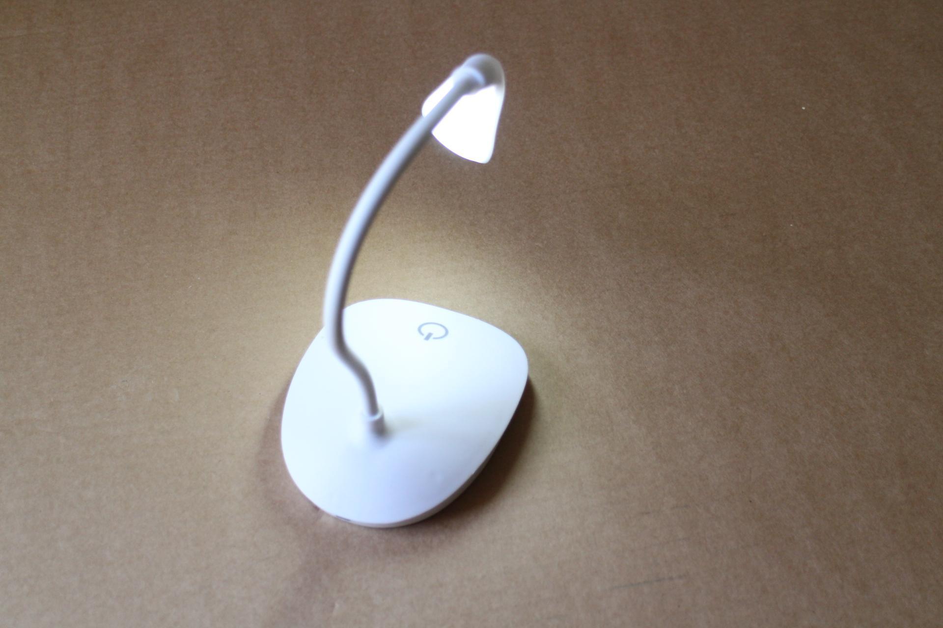 troc de troc lampe de bureau rechargeable. image 1