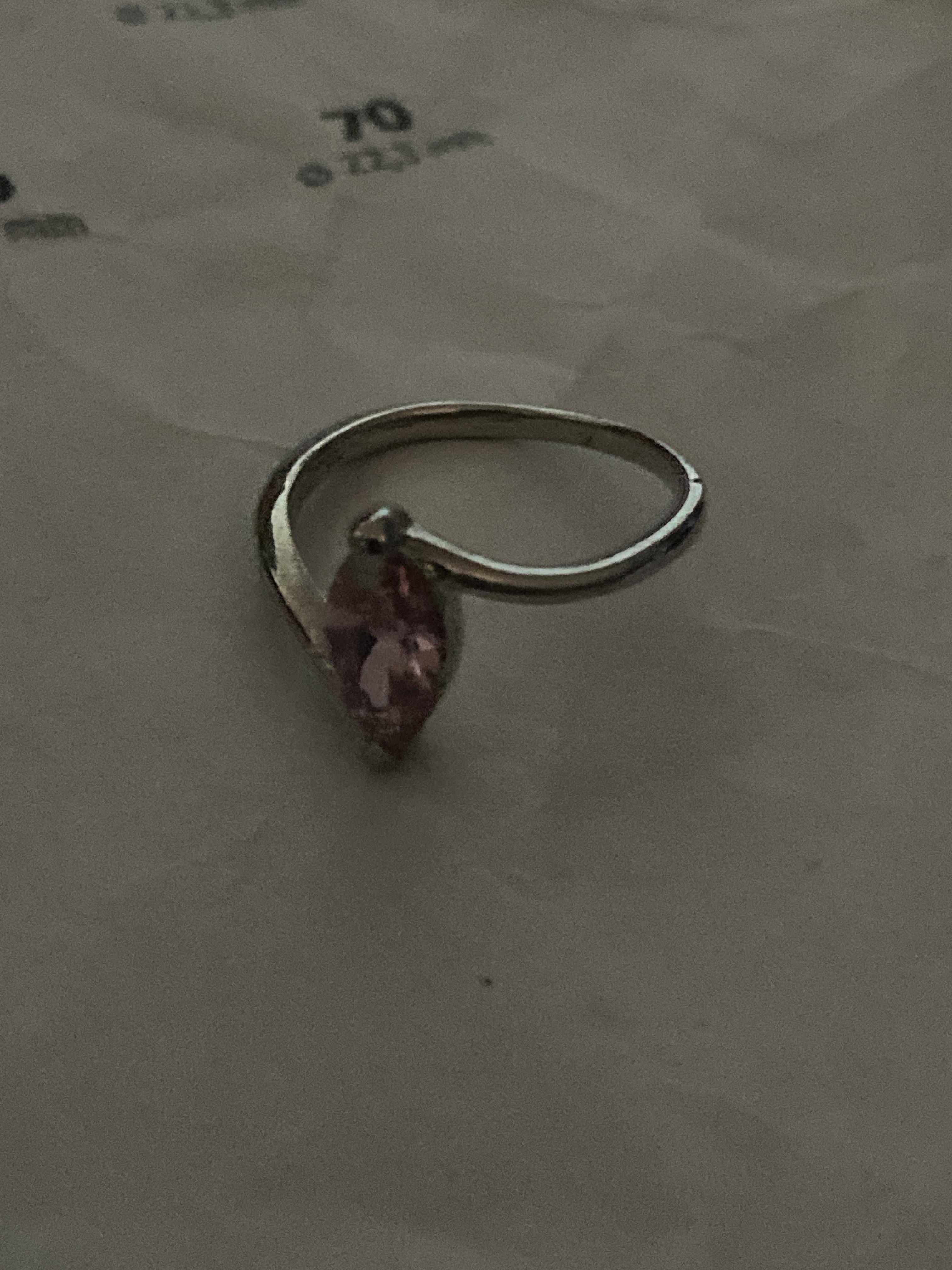 troc de troc bague couleur argentée fausse pierre rose image 2