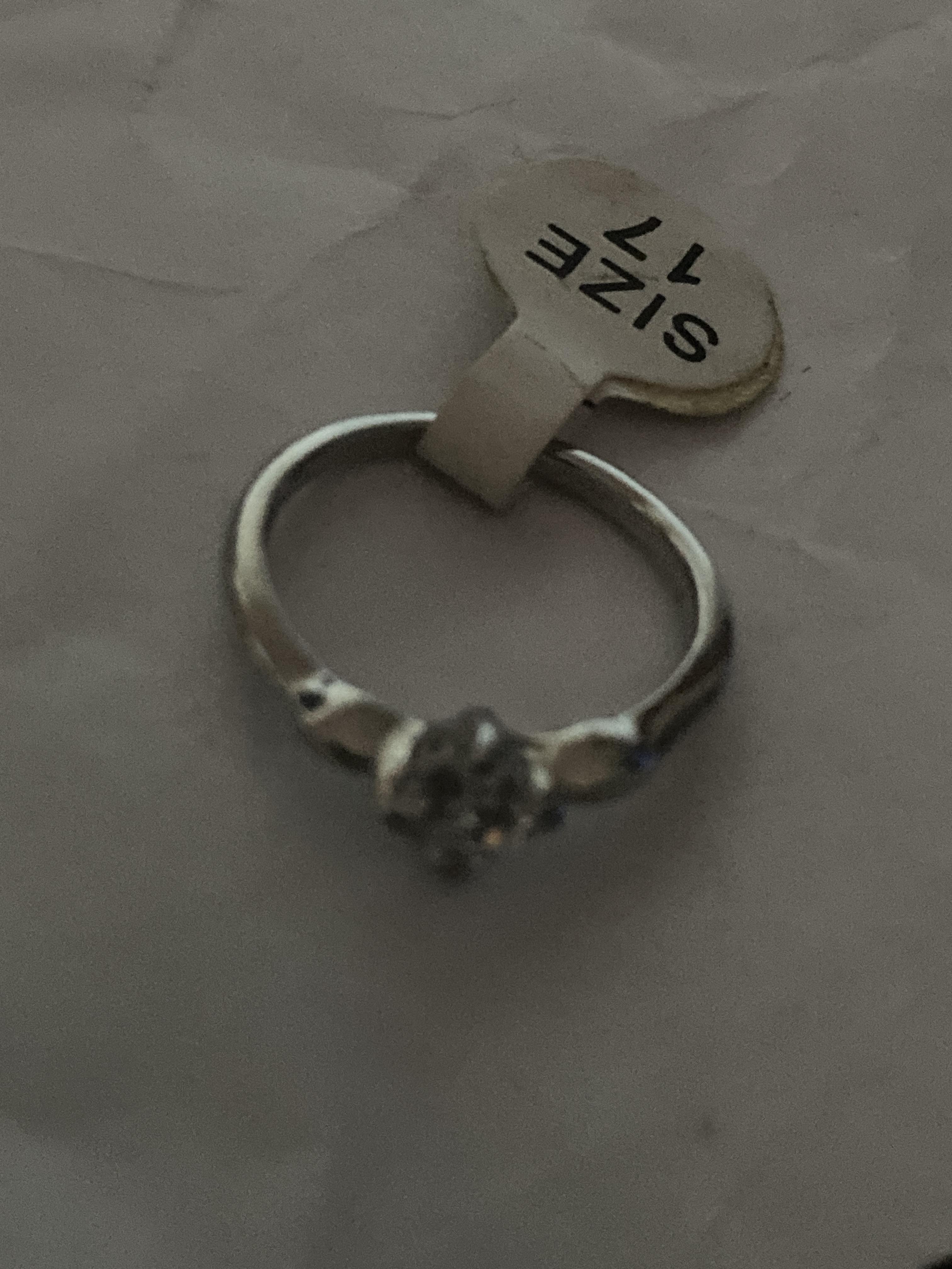 troc de troc bague couleur argentée faux diamant image 2