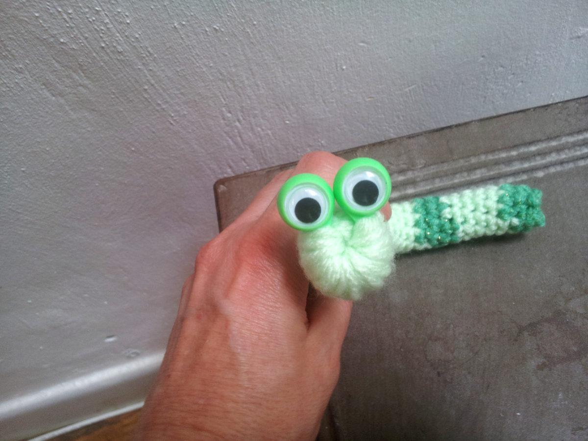 troc de troc petit ver au crochet fait main image 0