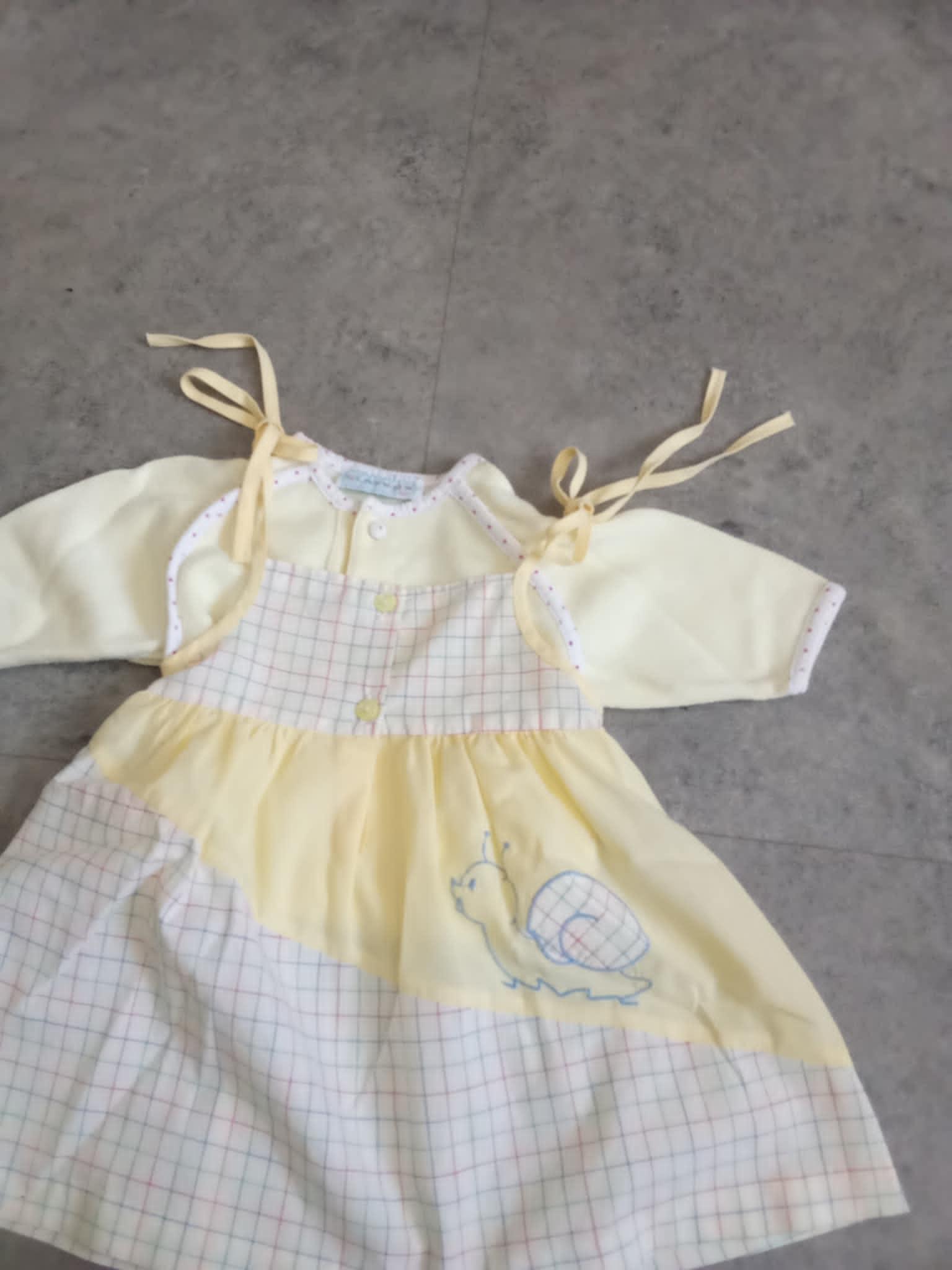 troc de troc ensemble 6 mois jaune robe été et son petit assorti marque clayeu image 0