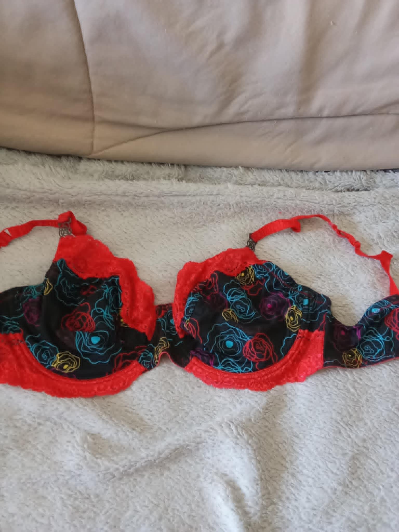 troc de troc reserve     soutien gorge taille105 bonnet d comme neuf marque charlotte image 0