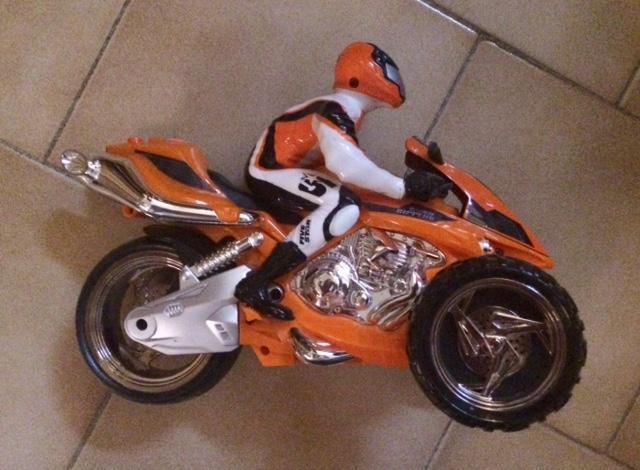 troc de troc jouet moto 3 roues grand modèle image 0