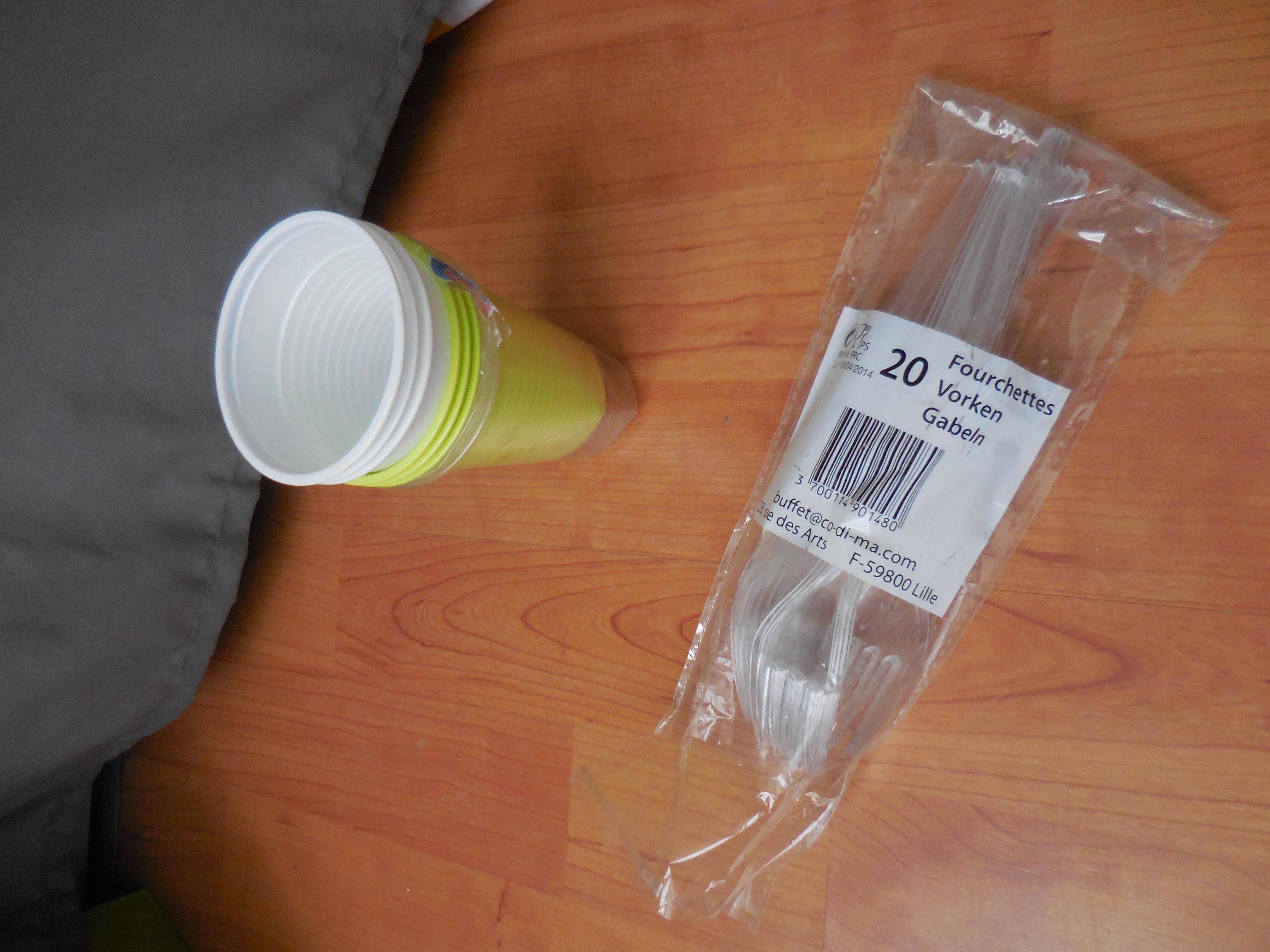 troc de troc gobelets en plastiques image 0