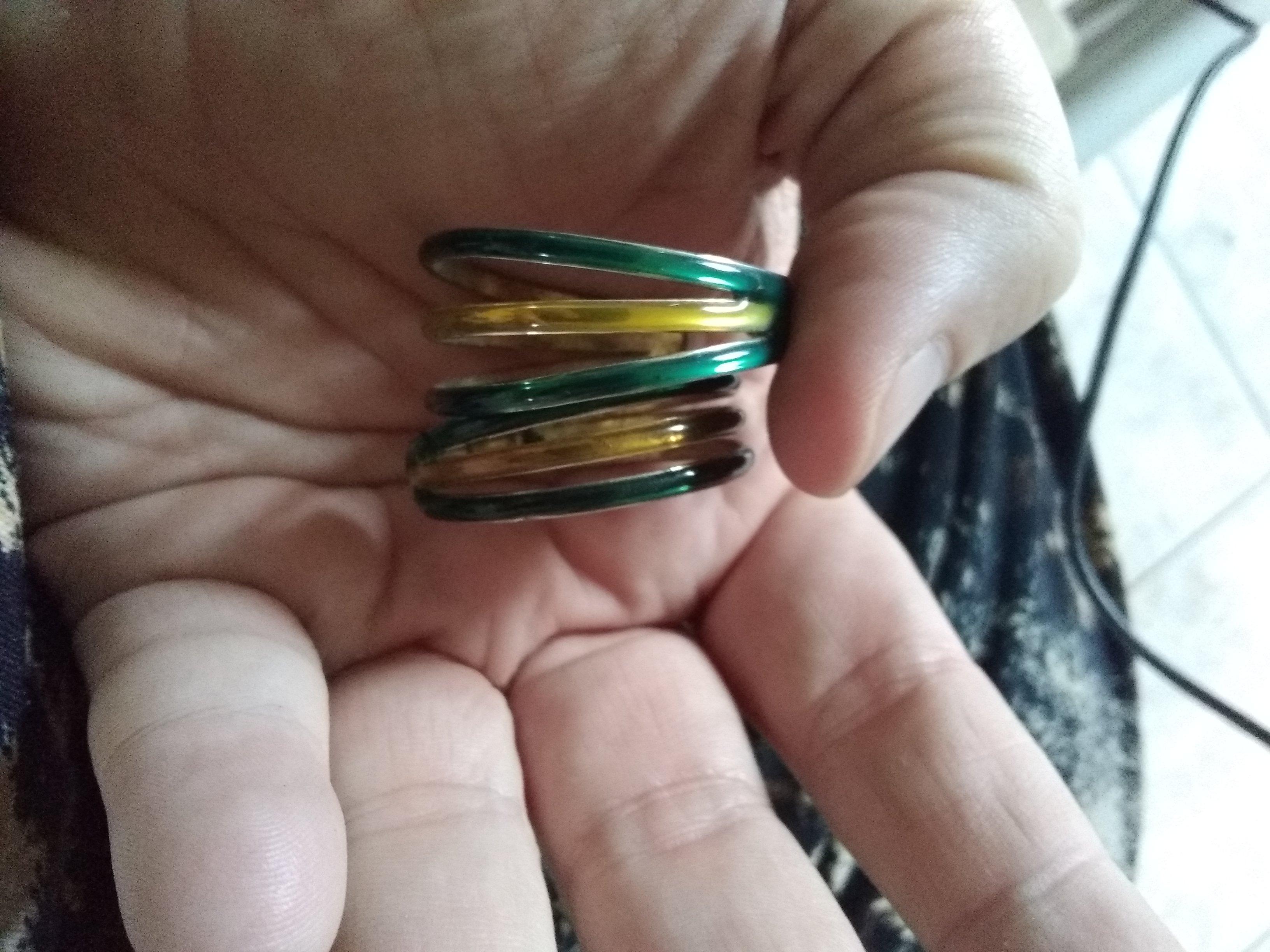 troc de troc boucle d oreille bleu et jaune avec attache image 1