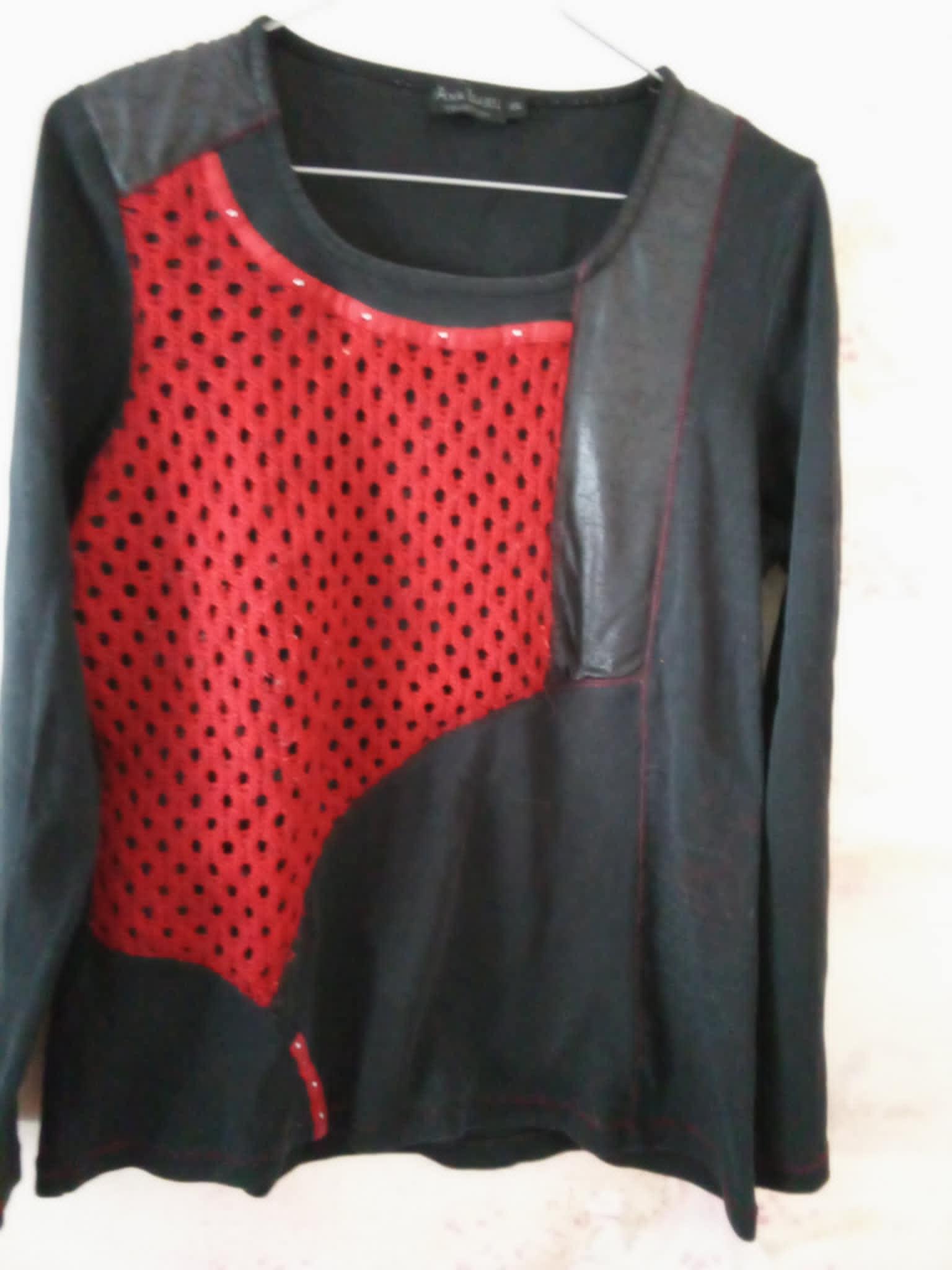 troc de troc haut hiver  taille 42   bon etat noir et rouge image 0