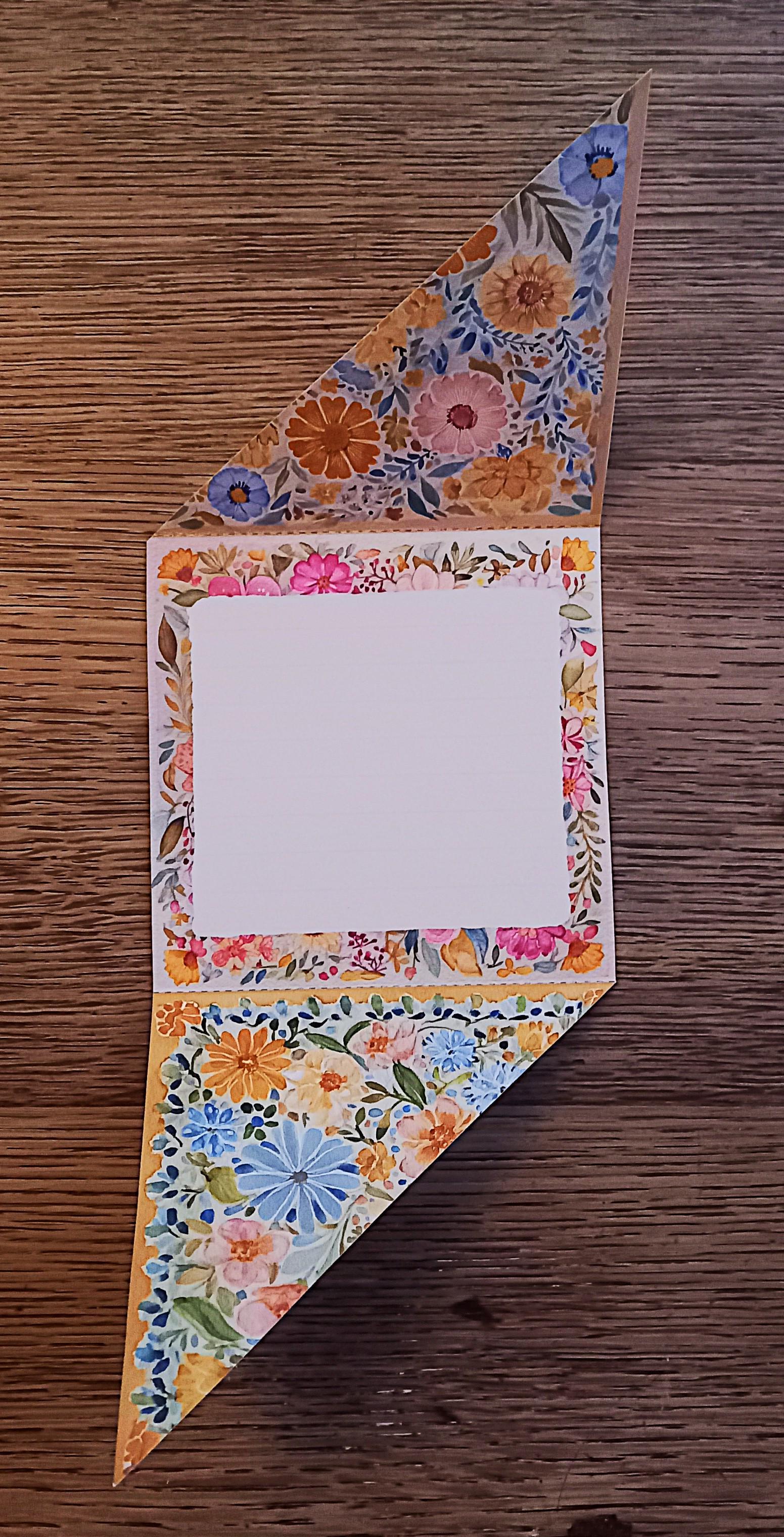 troc de troc carte florale qui s'ouvre. image 0