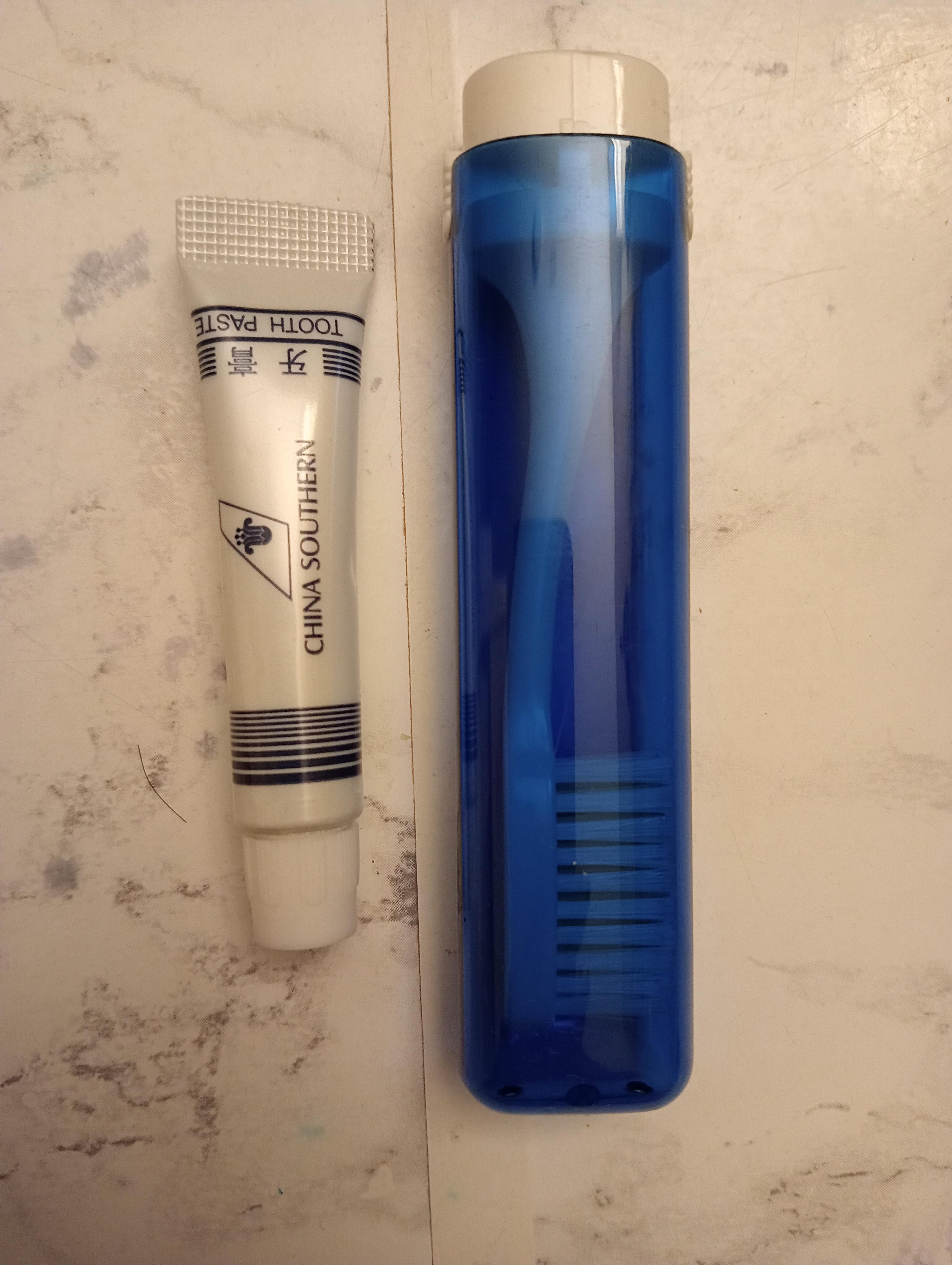 troc de troc brosse à dent dentifrice de voyage image 0