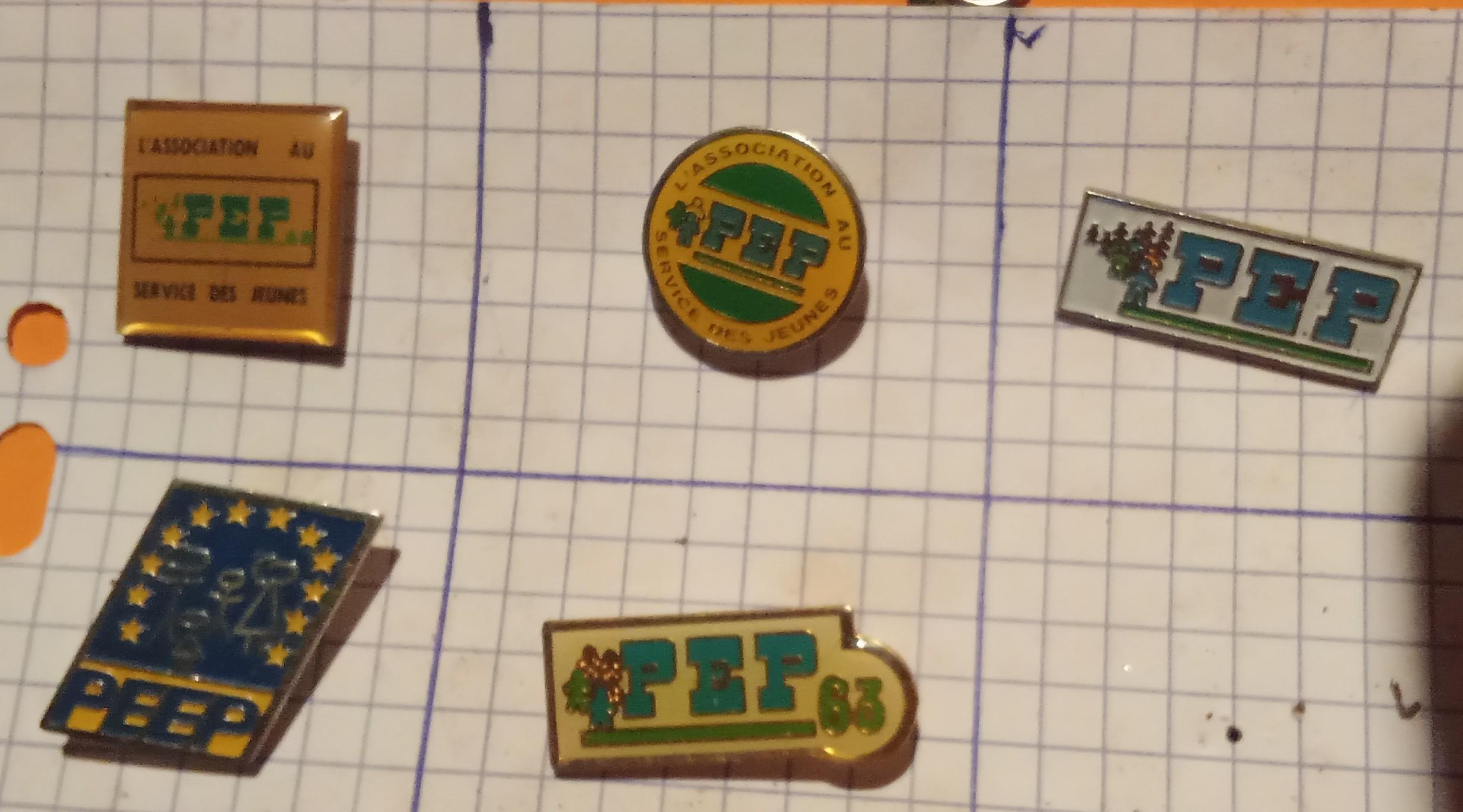 troc de troc lot 5 pin's image 0