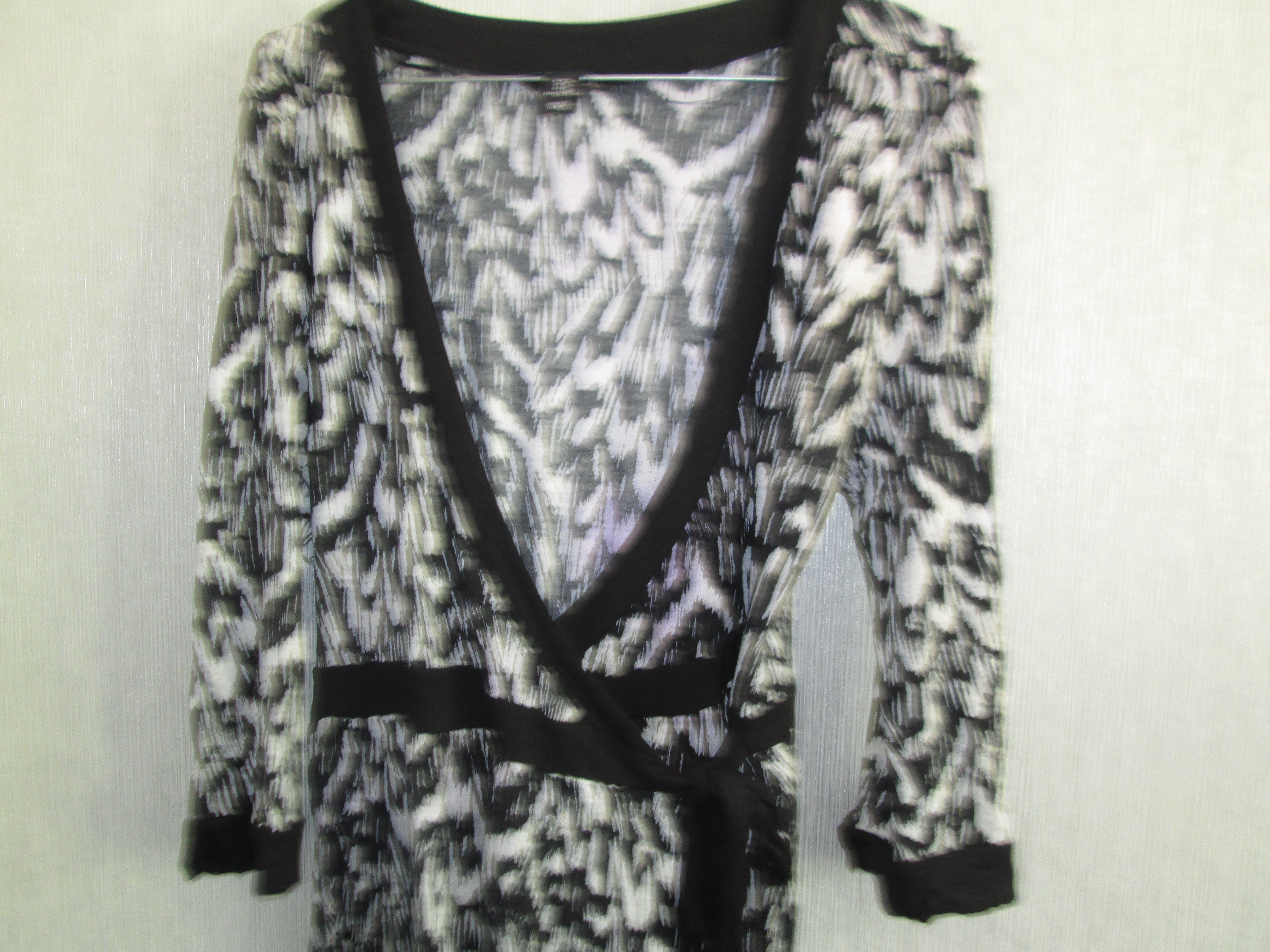 troc de troc robe noir et blanc porte feuille t m (46) image 0