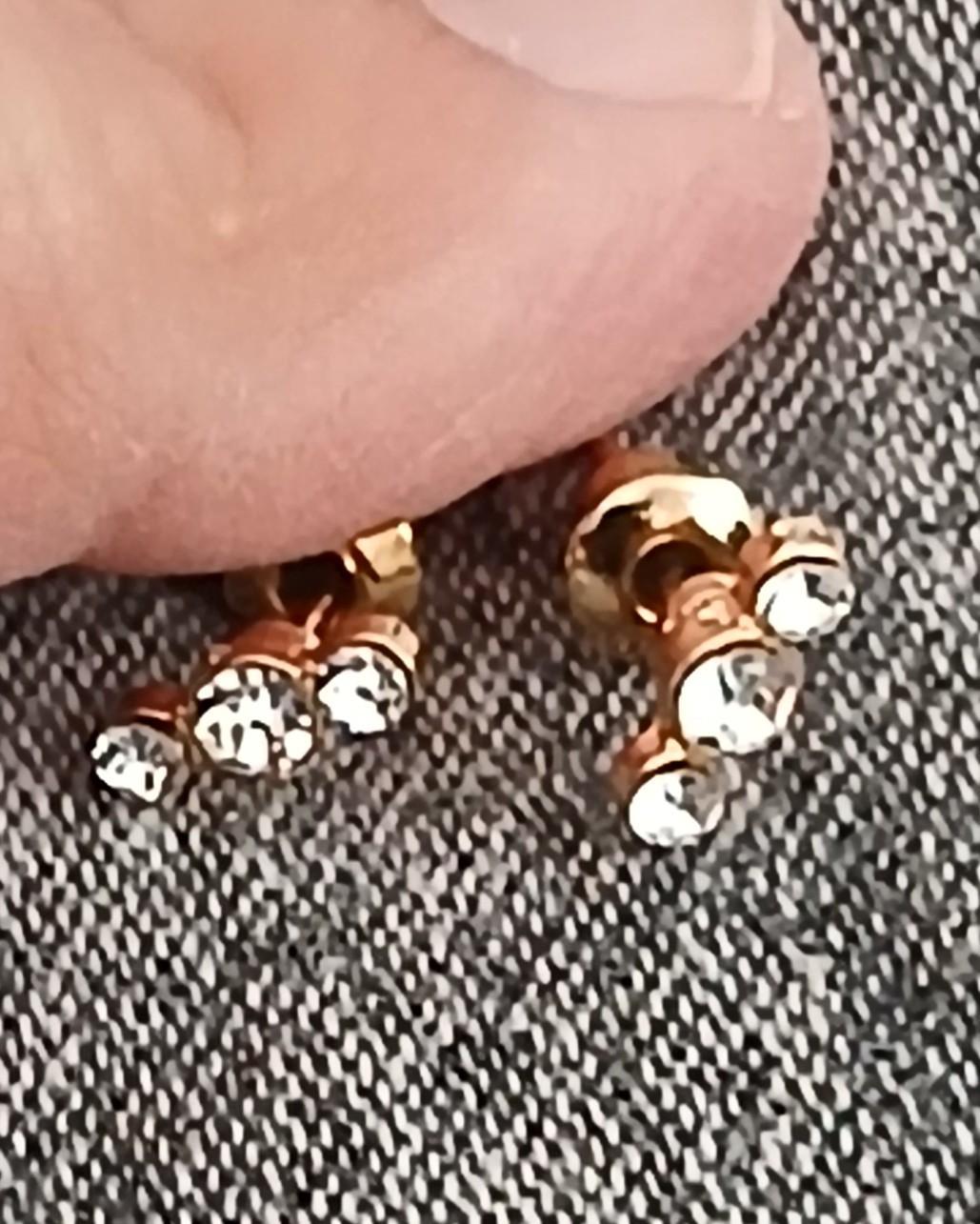 troc de troc une paire de boucle d oreille image 1