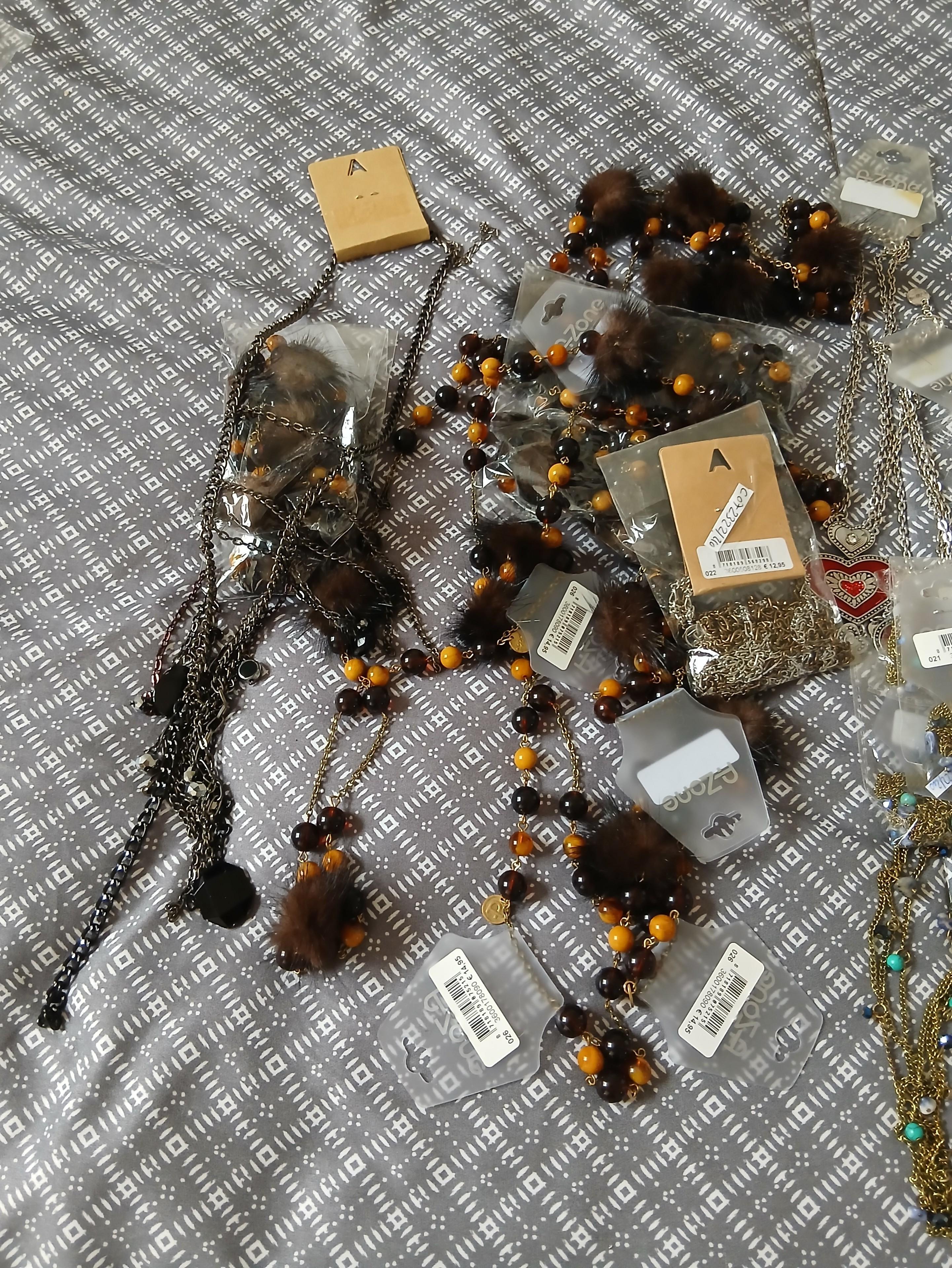 troc de troc reserver maria da cunha ' lots de colliers image 1