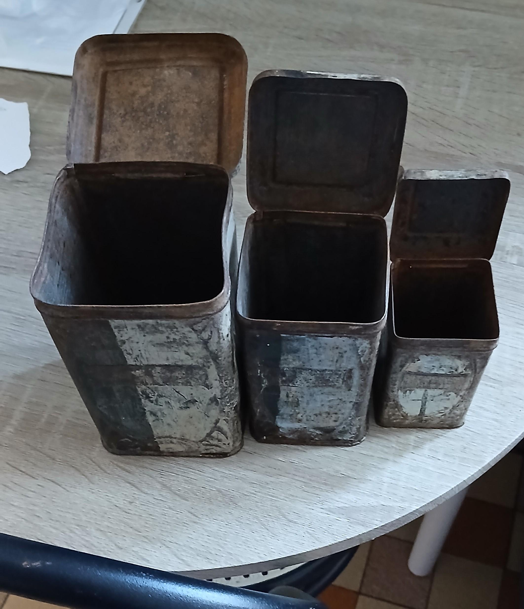 troc de troc lots de boîtes en fer ( un peu rouillé) image 0
