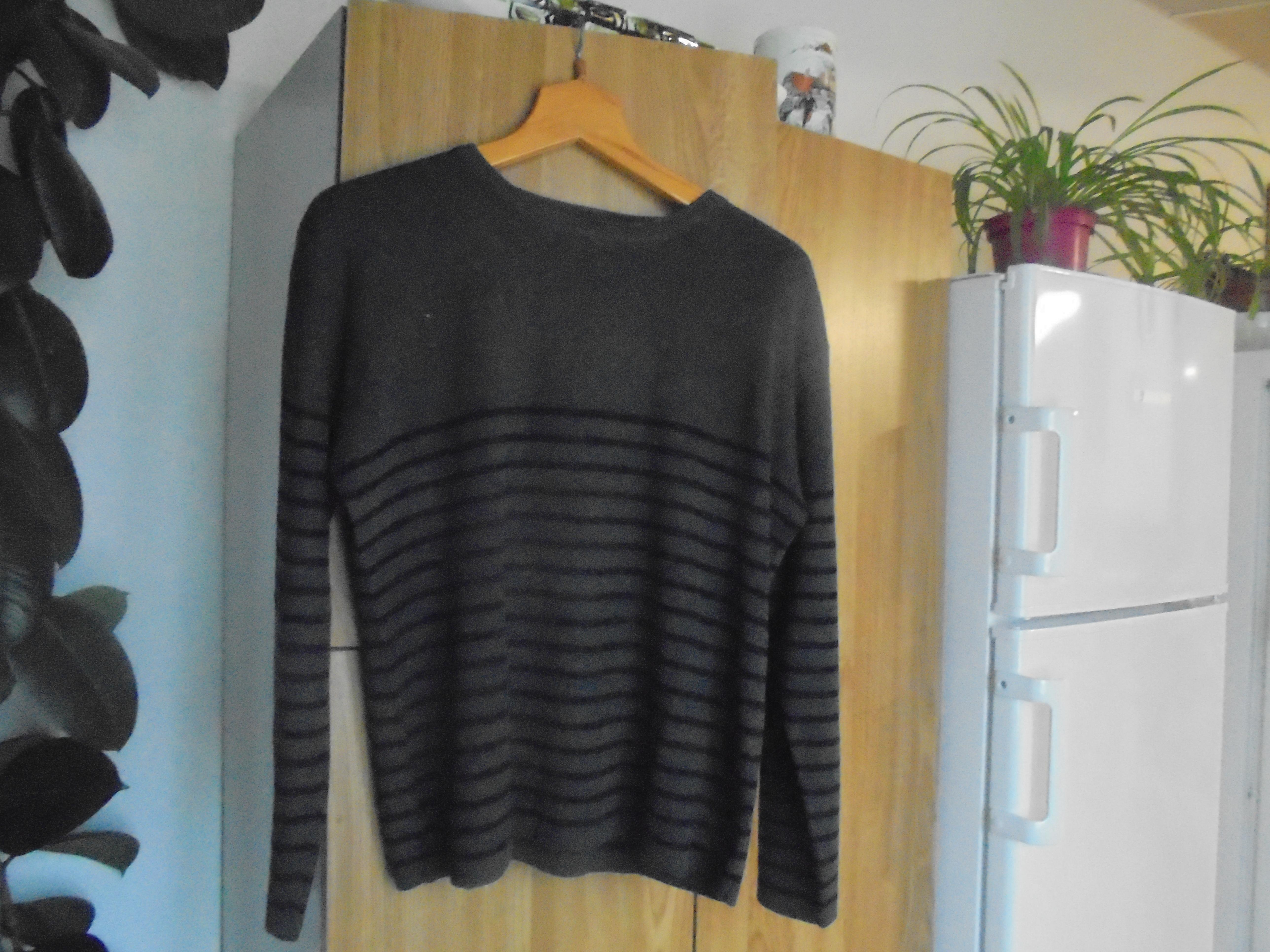 troc de troc pull-over vert foncé rayures noires taille 44/46 6 noisettes image 0