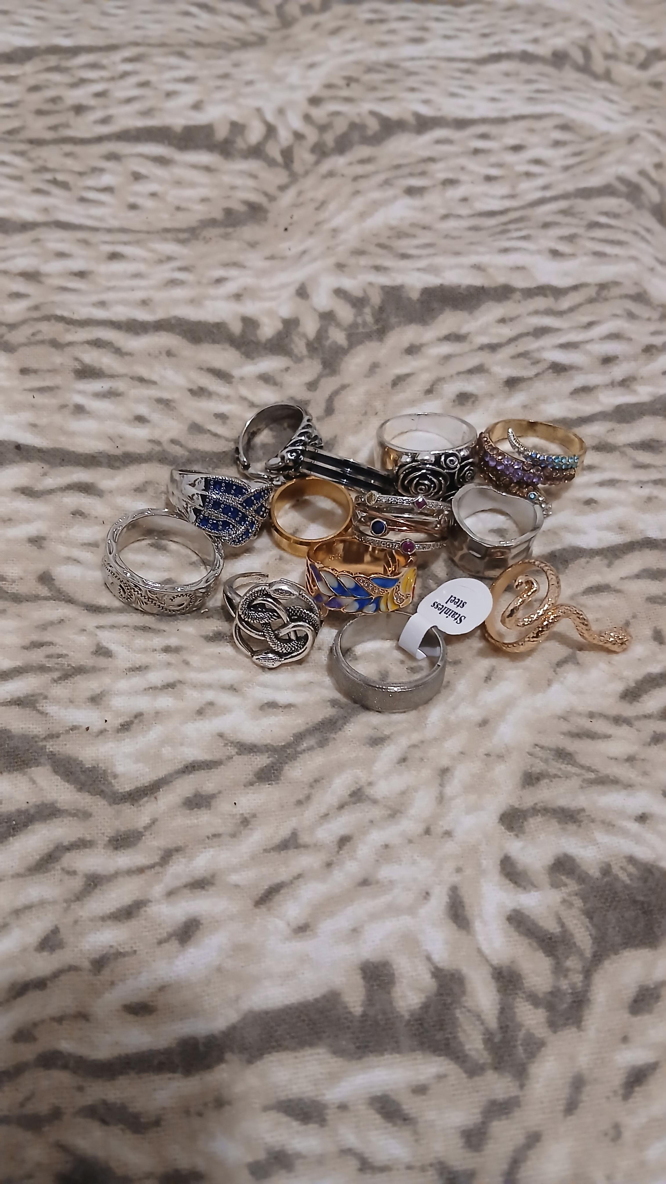 troc de troc reserver  fidjy  lots de jolies bagues image 0