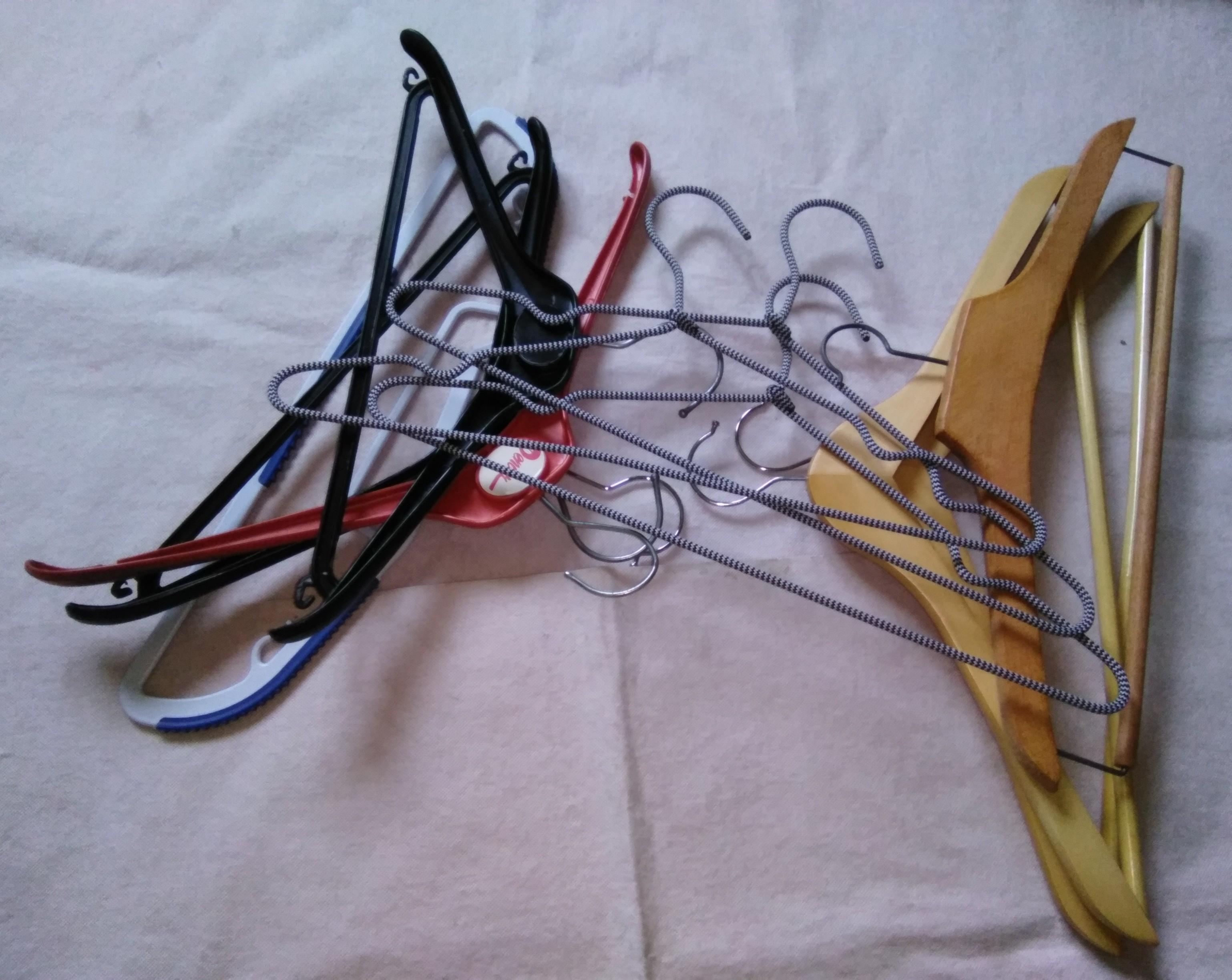 troc de troc lot 10 cintres, vêtements, très bon état image 0