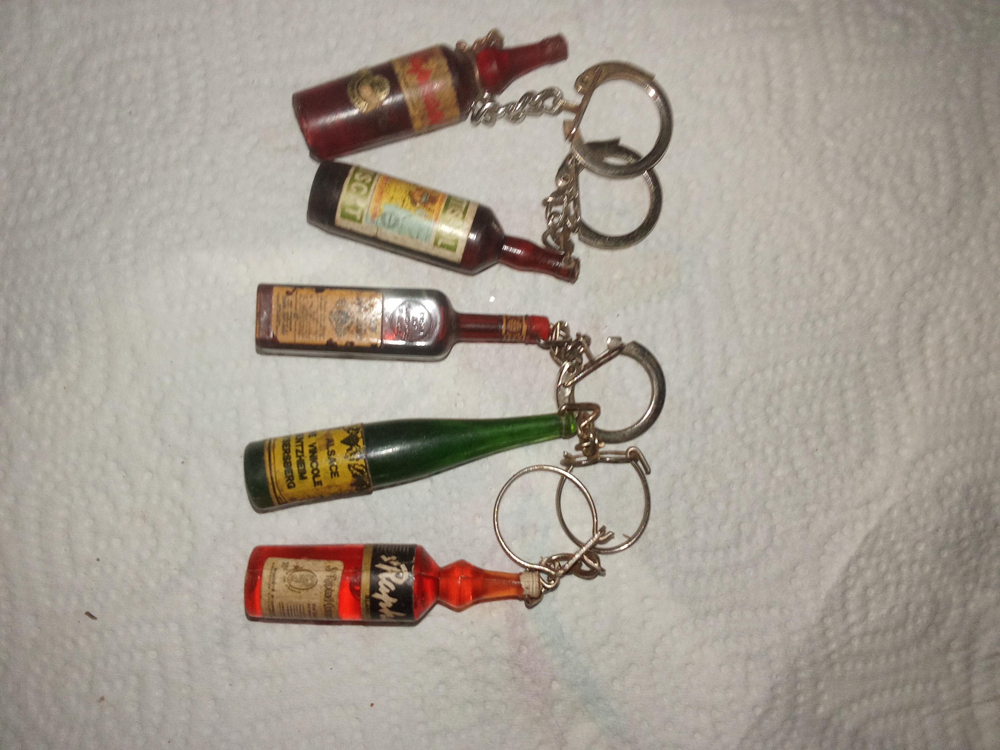 troc de troc 5 portes clefs alcool réservé béatrice image 0