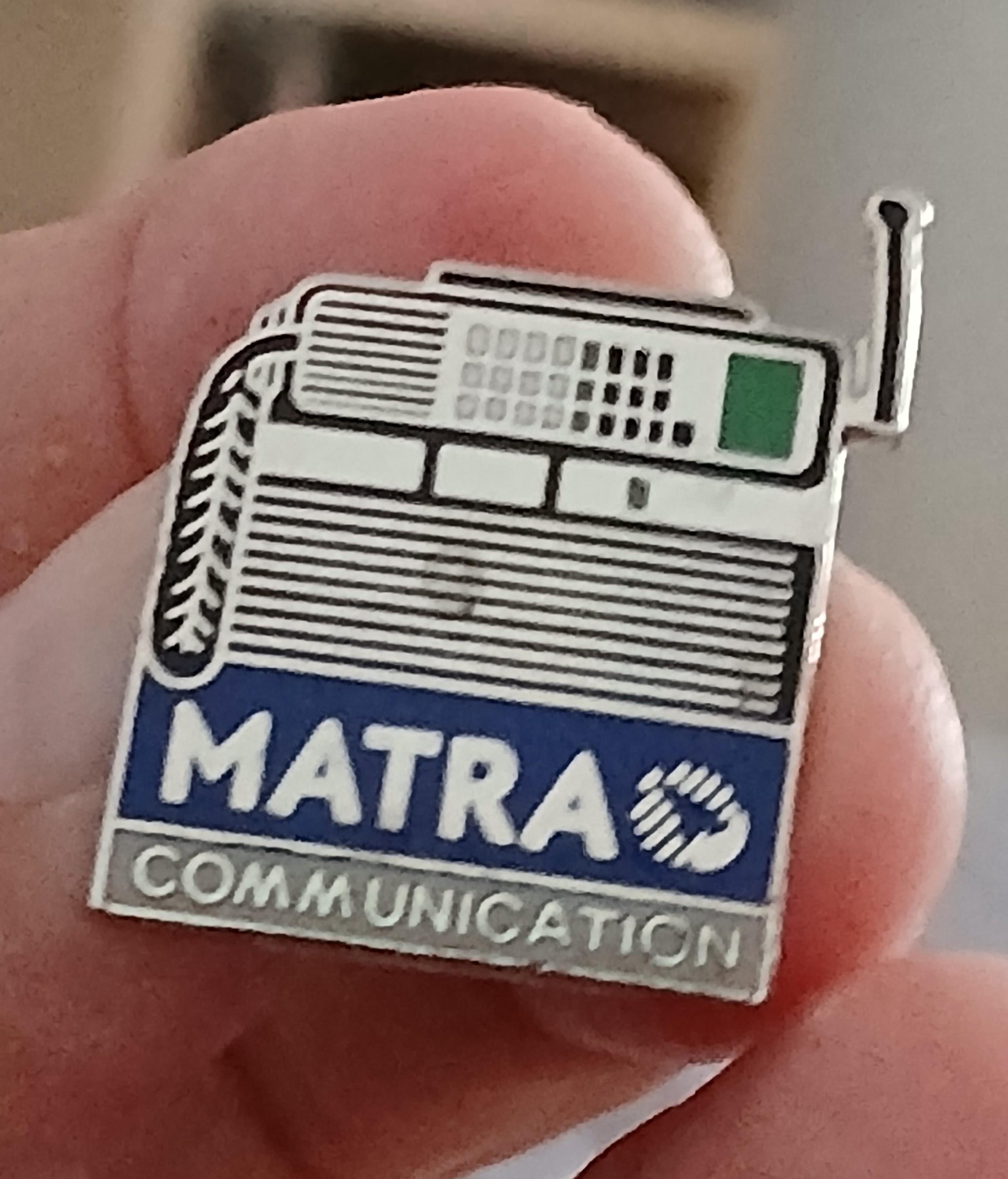 troc de troc n * 15 reserver gigi un pins ' matra ' image 0