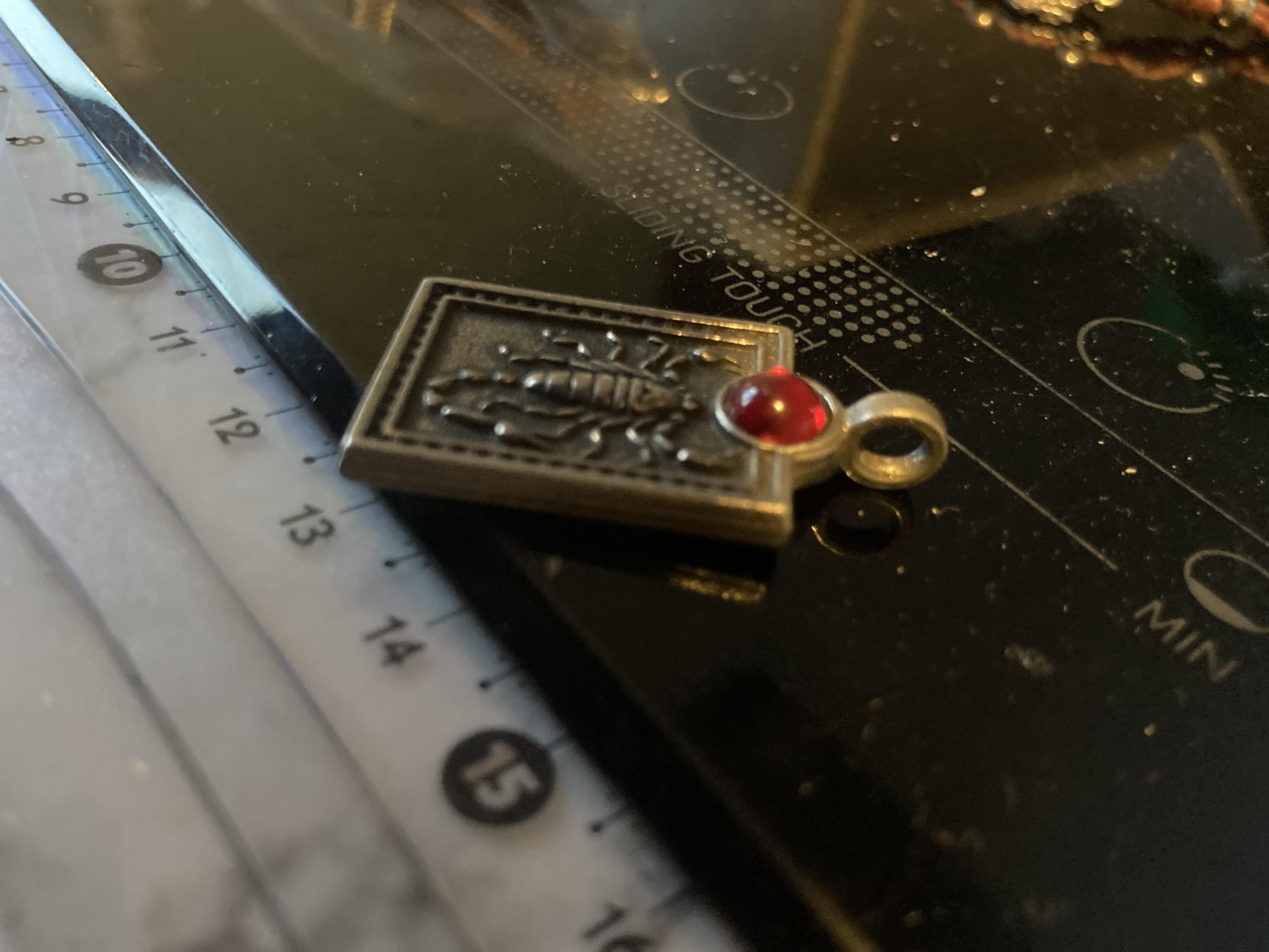 troc de troc pendentif scorpion image 1