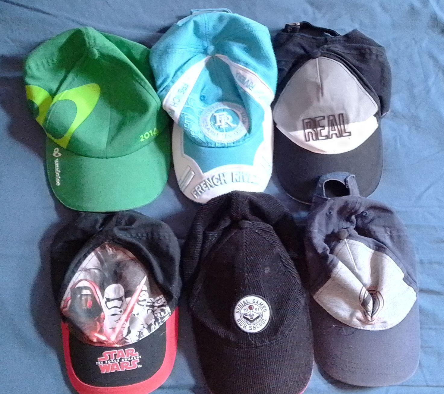 troc de troc lot 6 casquettes, très bon état image 0
