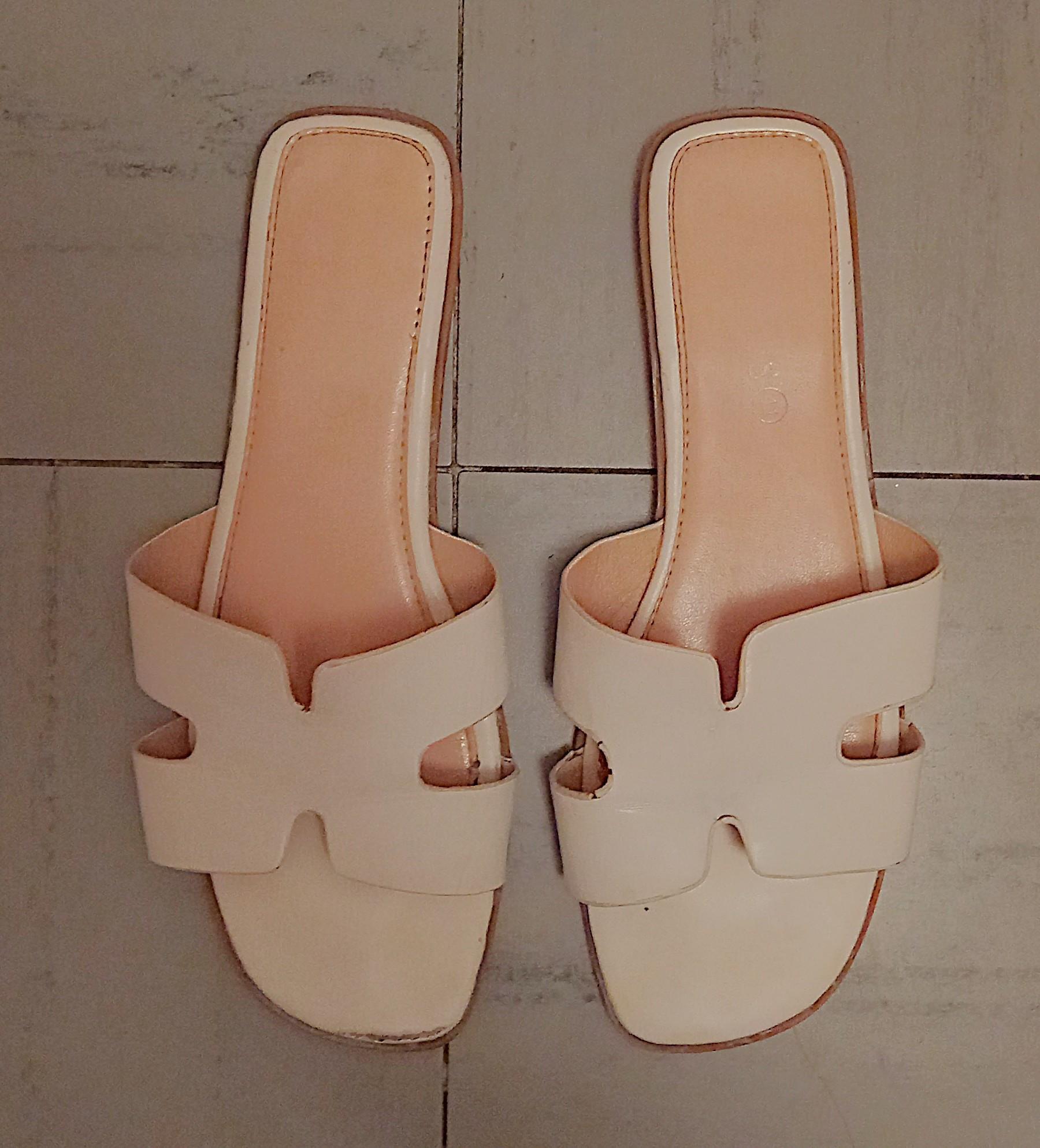 troc de troc sandales plates blanches. image 1