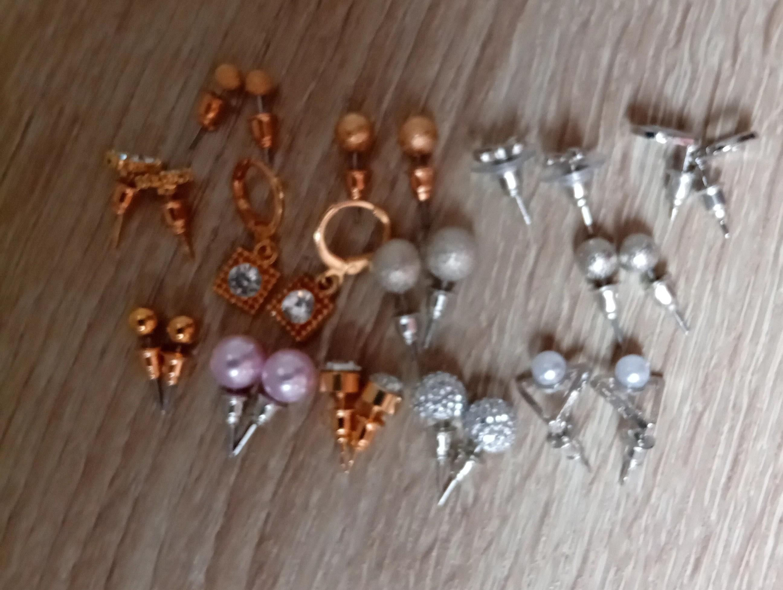 troc de troc reserver. lot de boucles d oreilles image 1