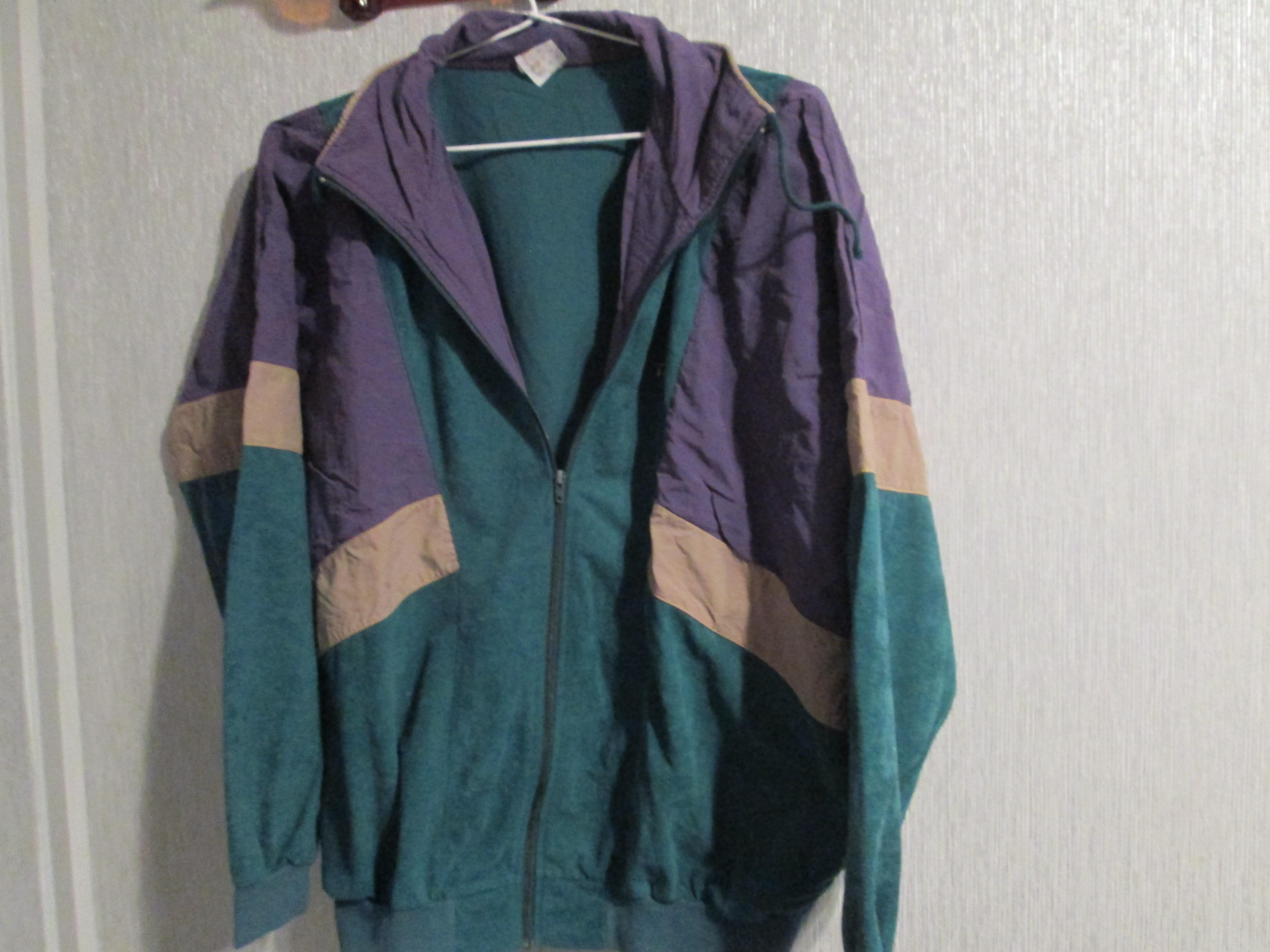 troc de troc veste de survetement verte et mauve 12 noisettes taille 44 image 0