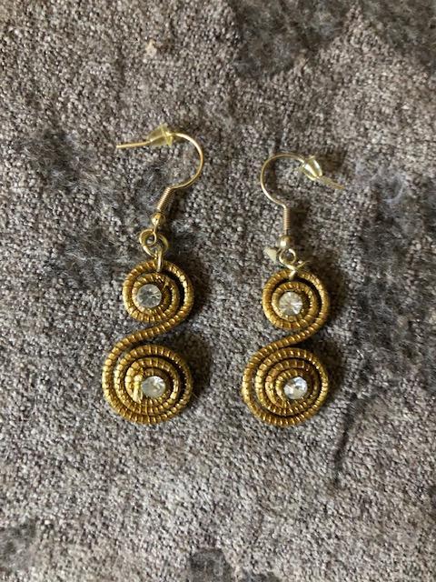 troc de troc boucles d'oreilles fantaisie image 0