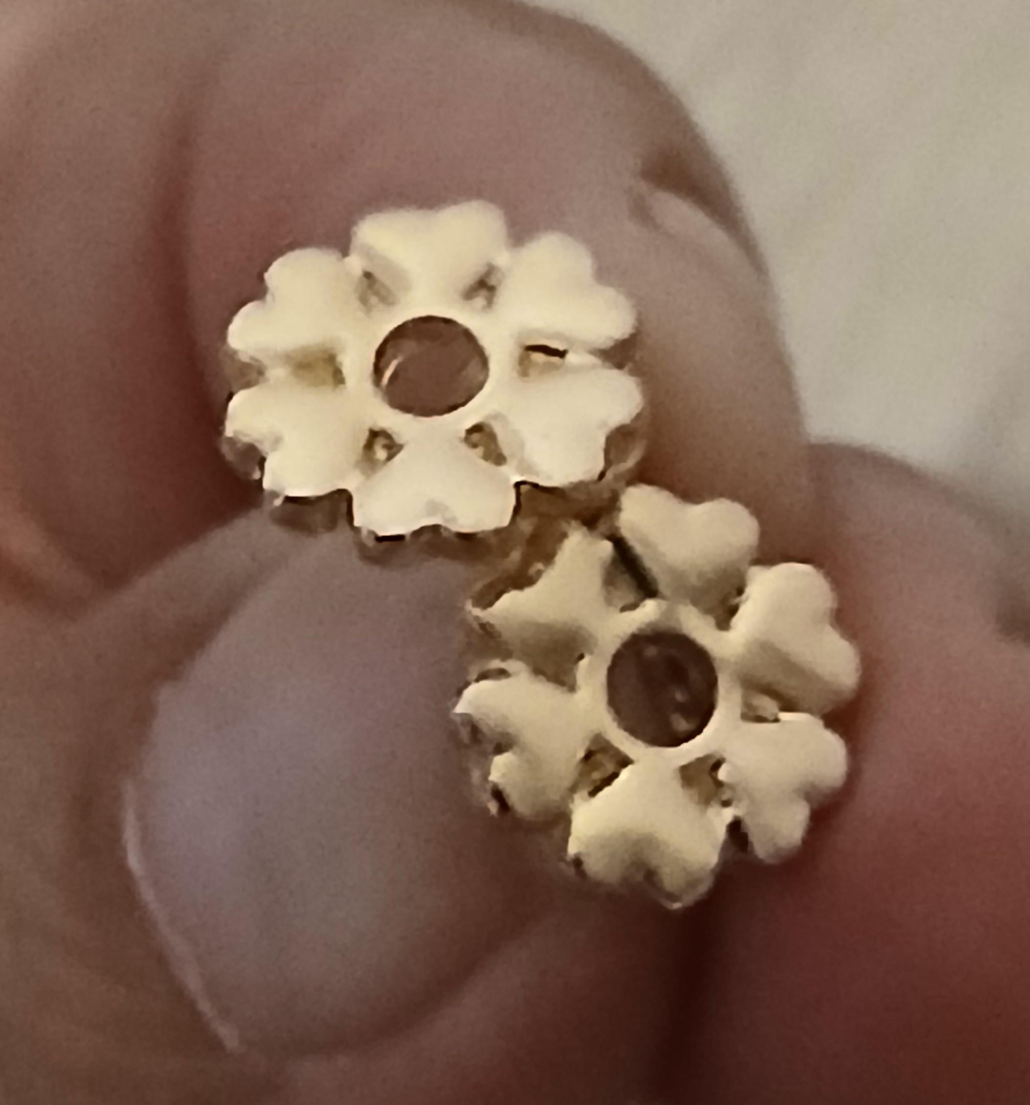 troc de troc une paire de boucle d oreille image 0