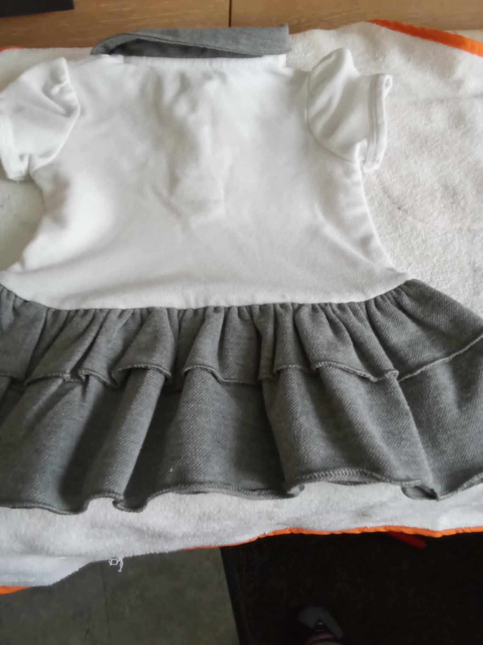 troc de troc robe  grise et blanche 6 mois  comme neuf image 1