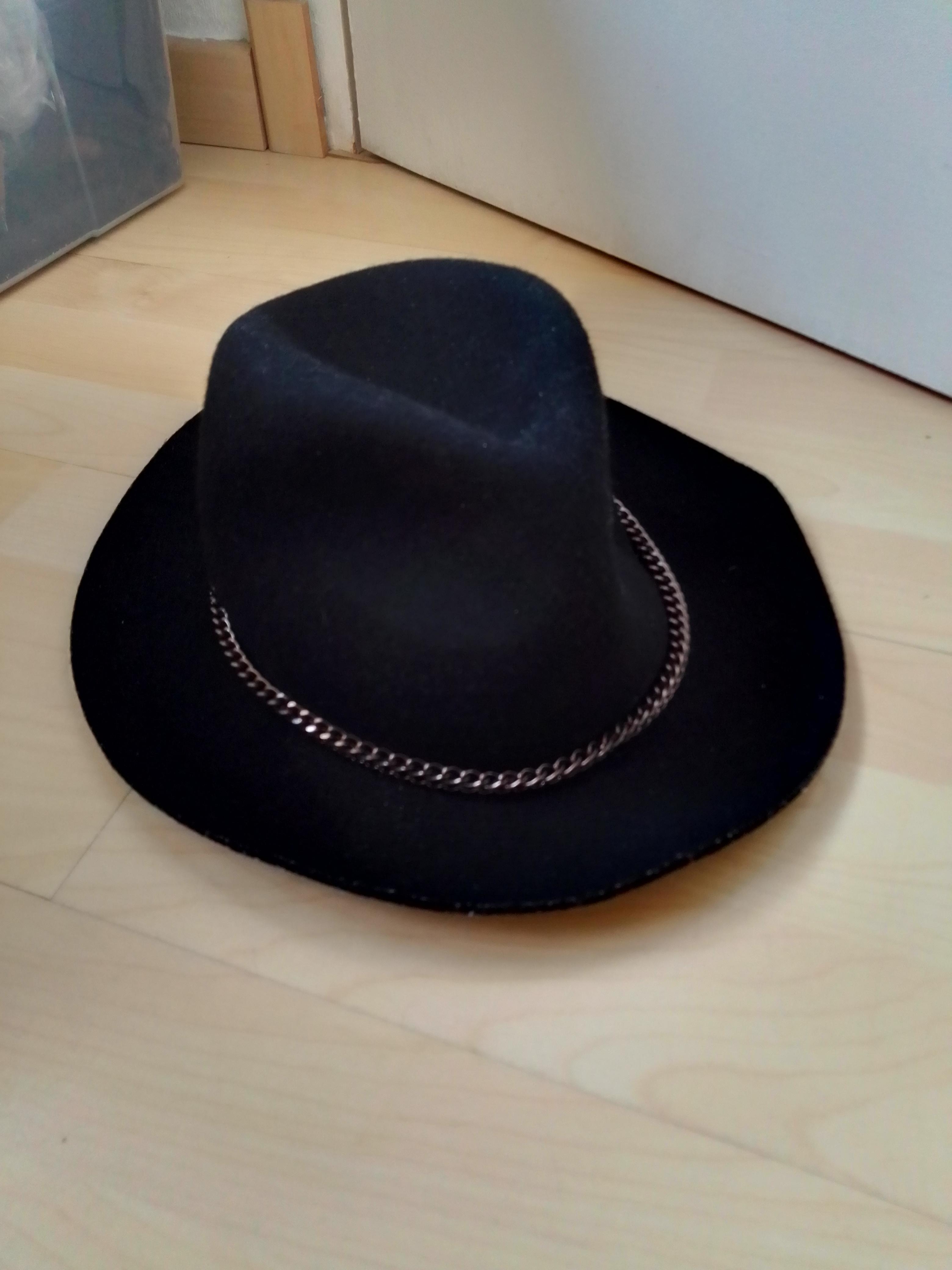 troc de troc chapeaux noir d'hivers image 0