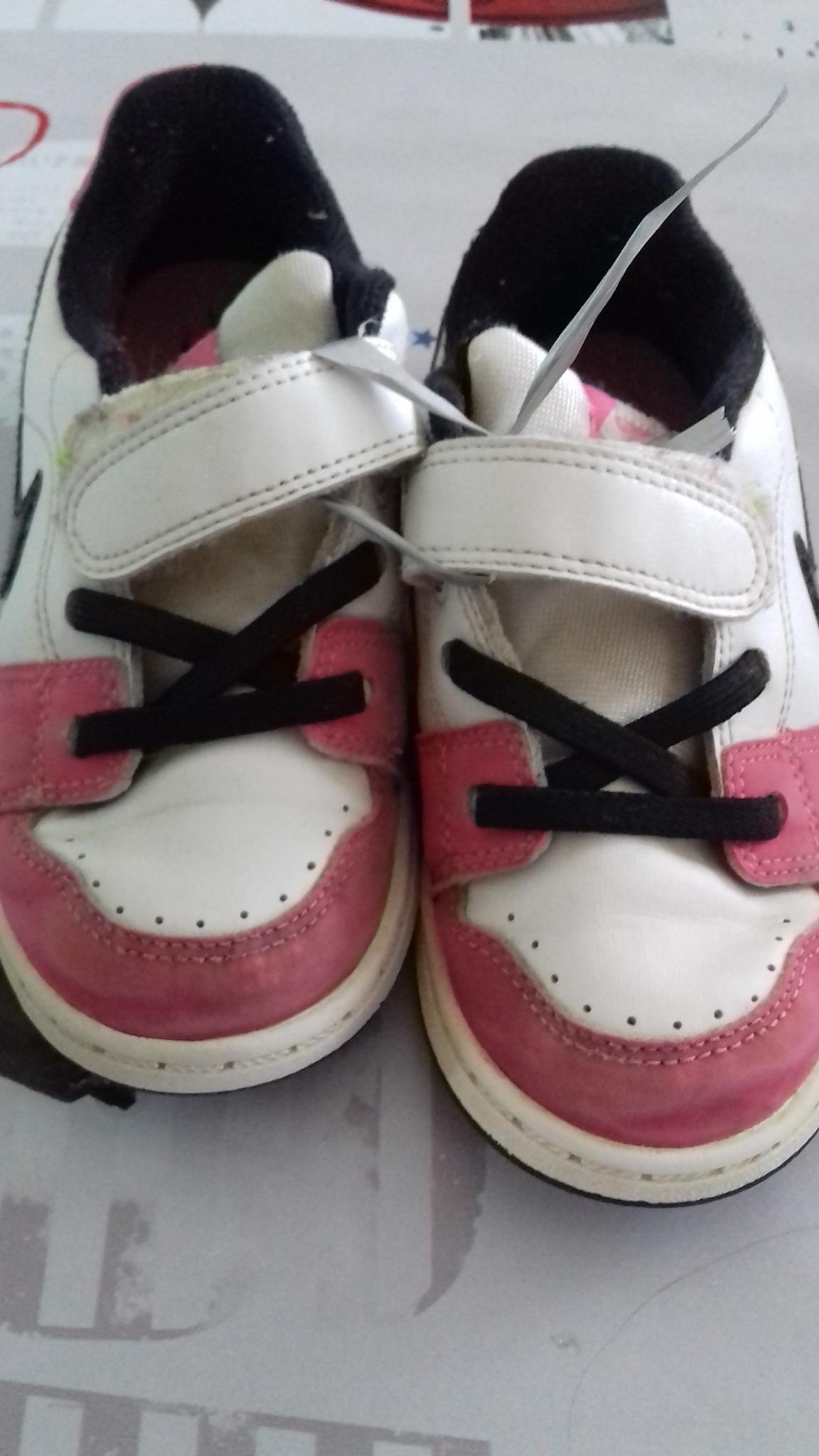 troc de troc baskets nike fille taille 27 image 0