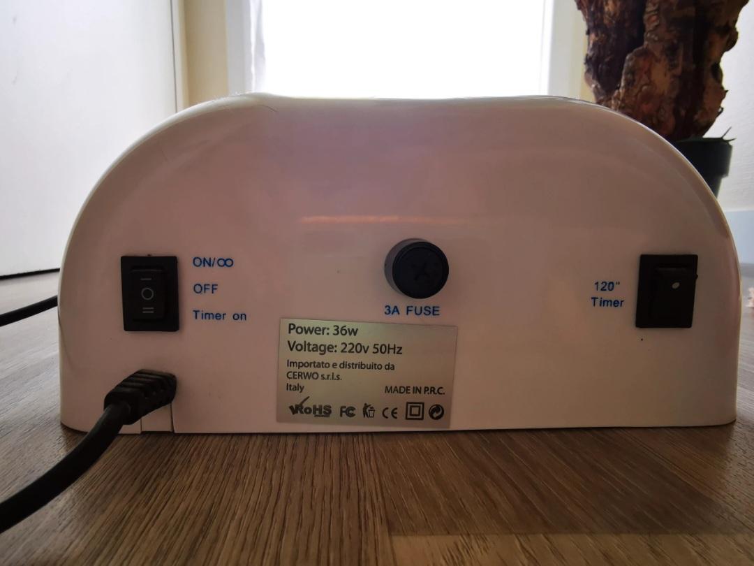 troc de troc lampe uv pour manucure semi-permanente. image 2