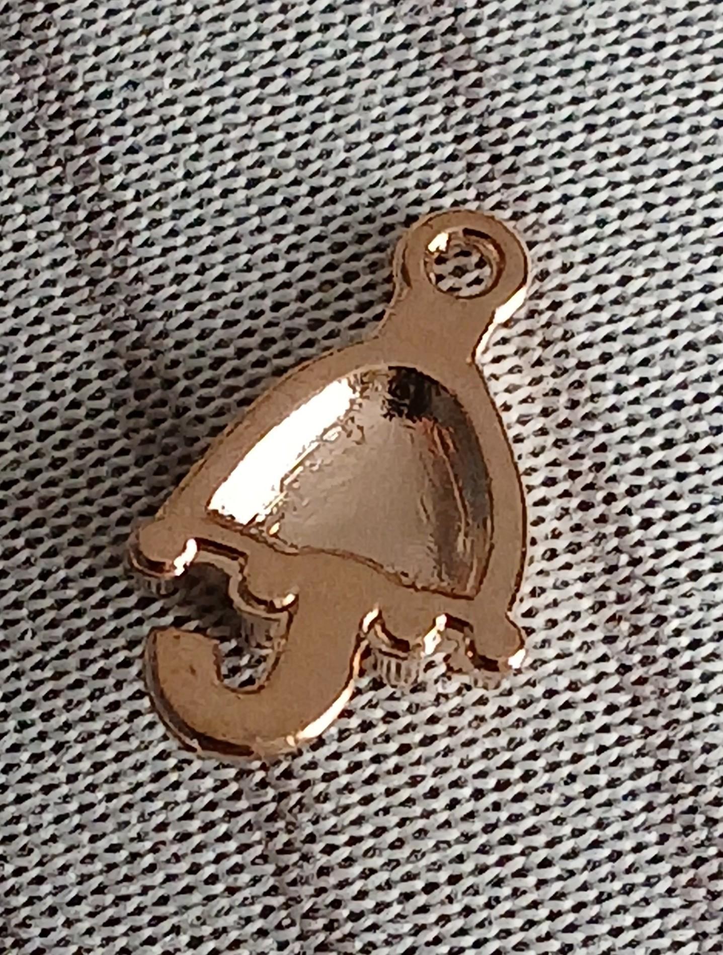 troc de troc reserver valvi  un pendentif image 1