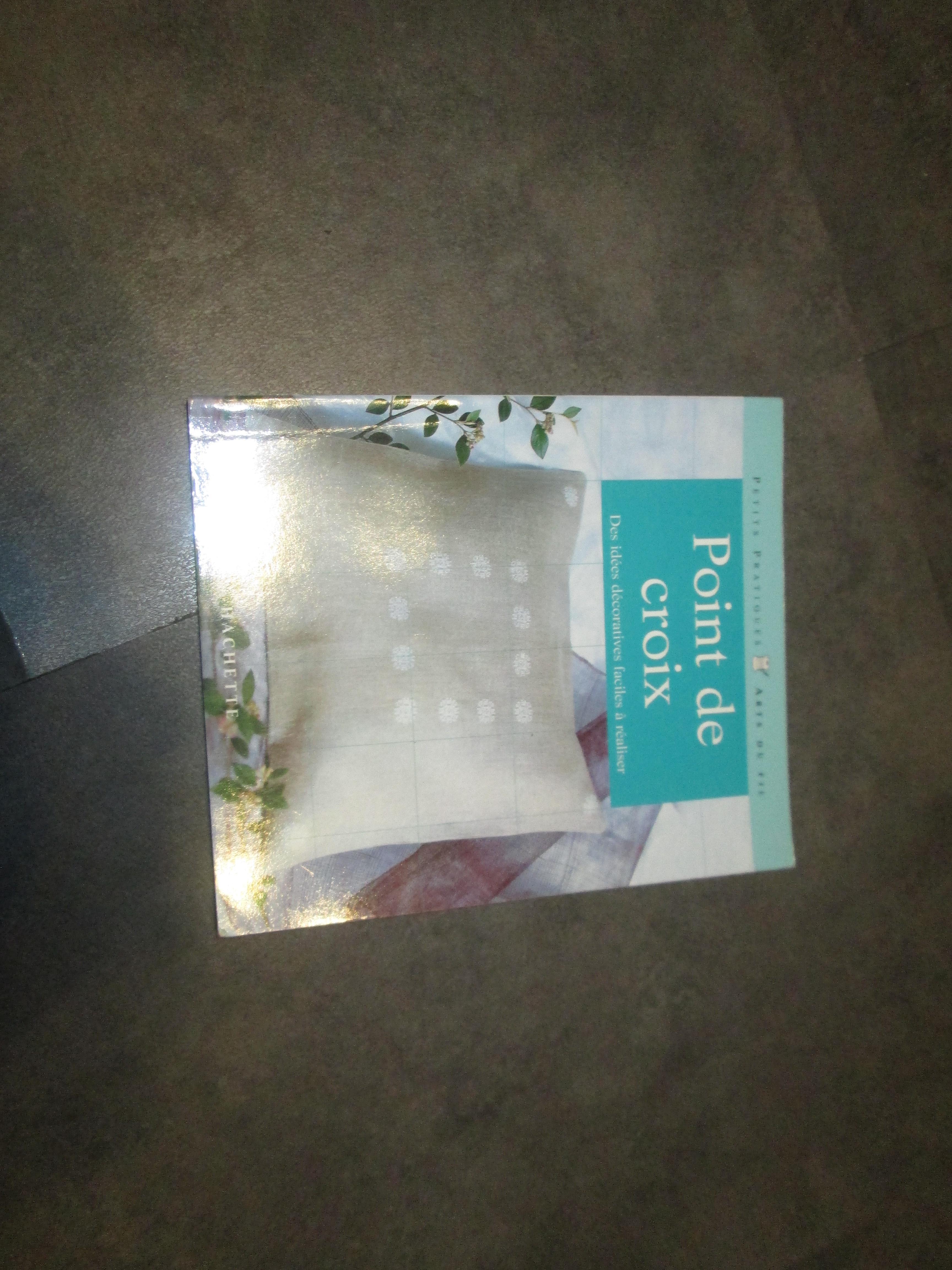 troc de troc livre sur le point de croix des idée décoratrice 4 noisettes image 0