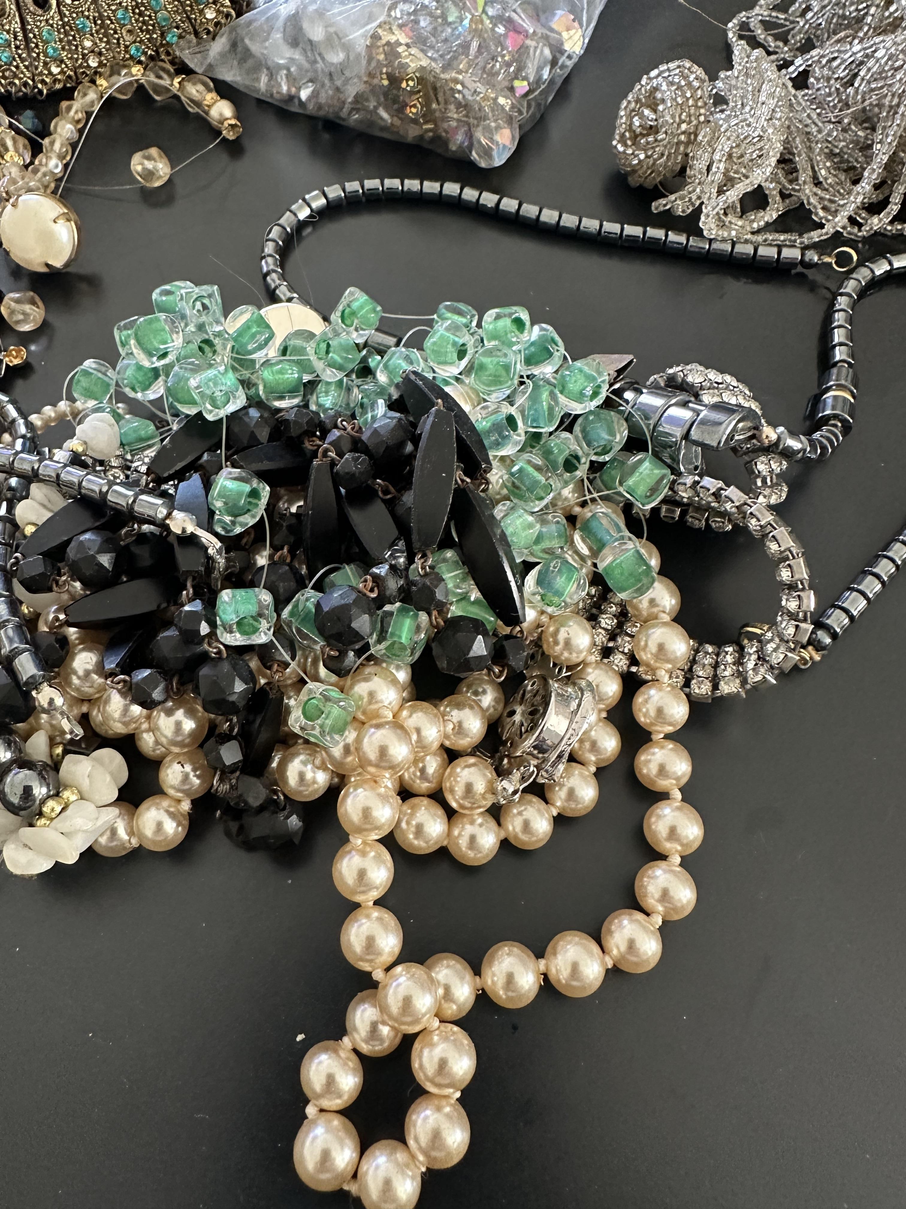 troc de troc lot ancien colliers cassés pour réparation ou récupération image 2