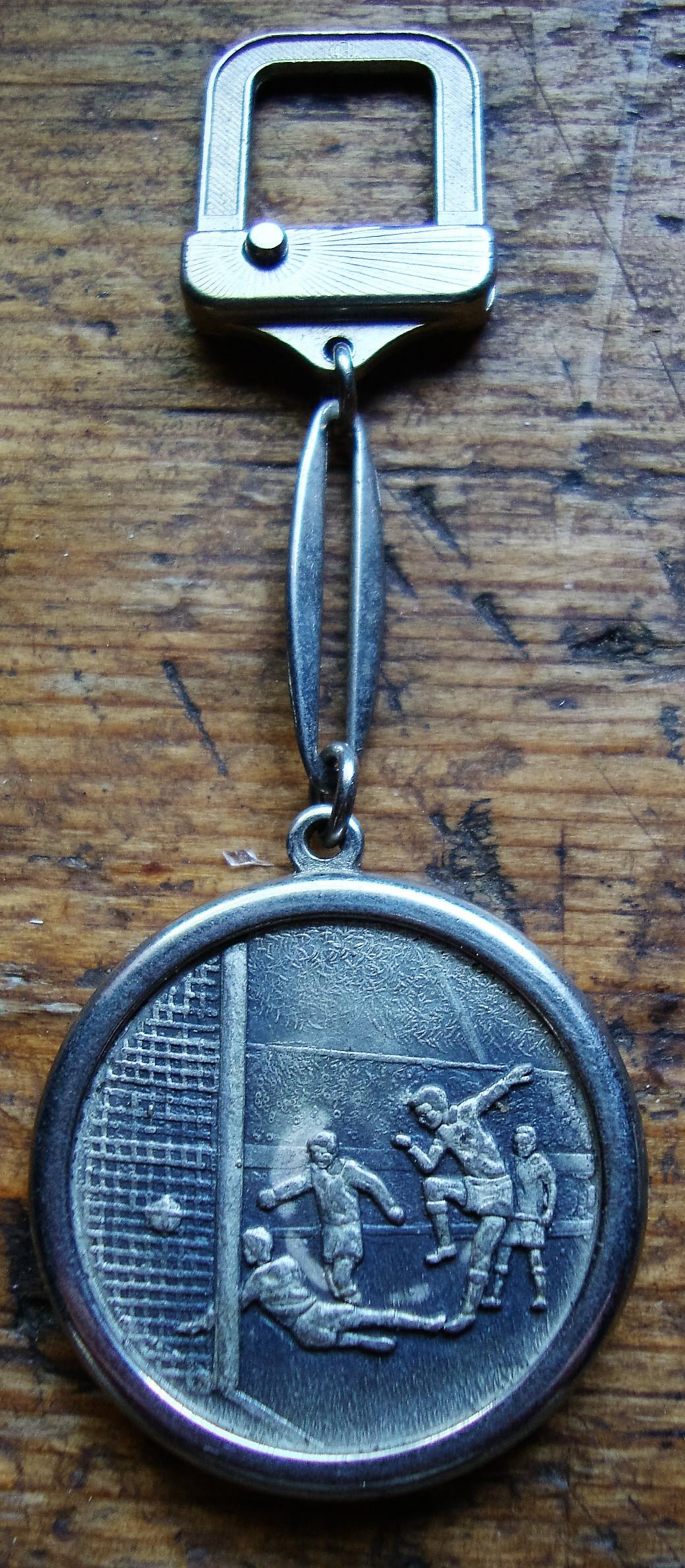 troc de troc porte clés ancien " athletic bibao " image 1