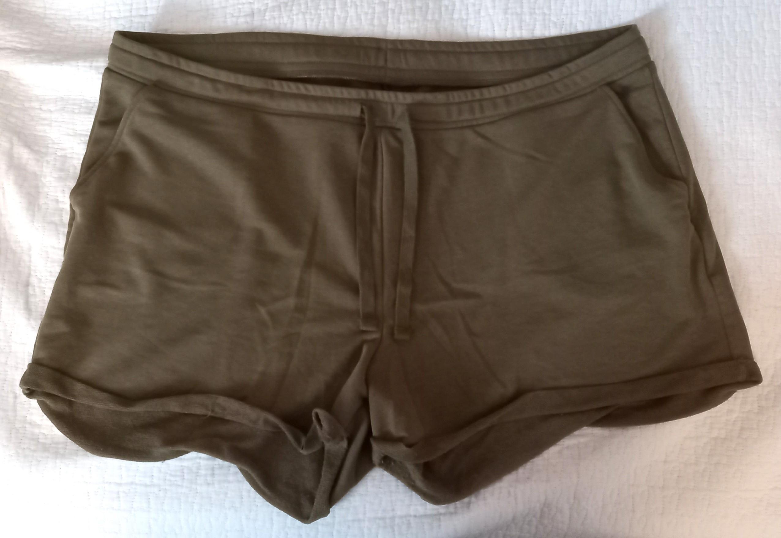 troc de troc short vert kaki. image 0