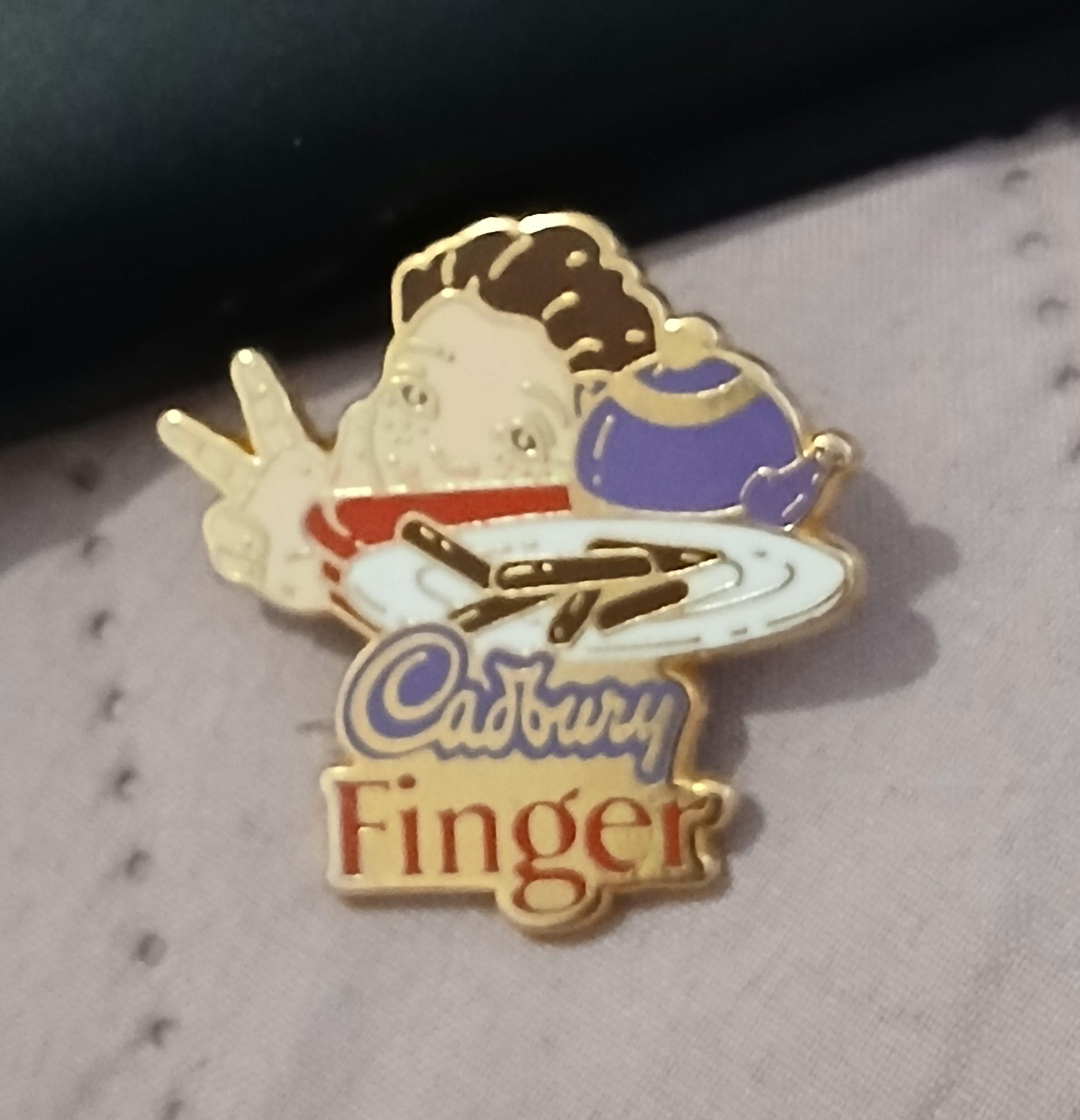 troc de troc pins ' cadbury finger ' image 1