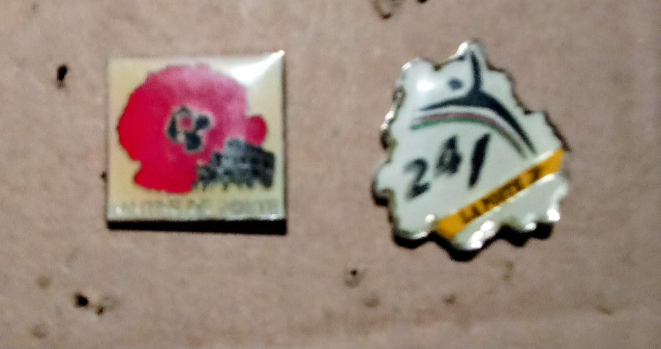 troc de troc 2 pin's la poste image 0