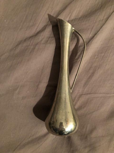 troc de troc petit vase métal argenté hauteur 18cm image 0