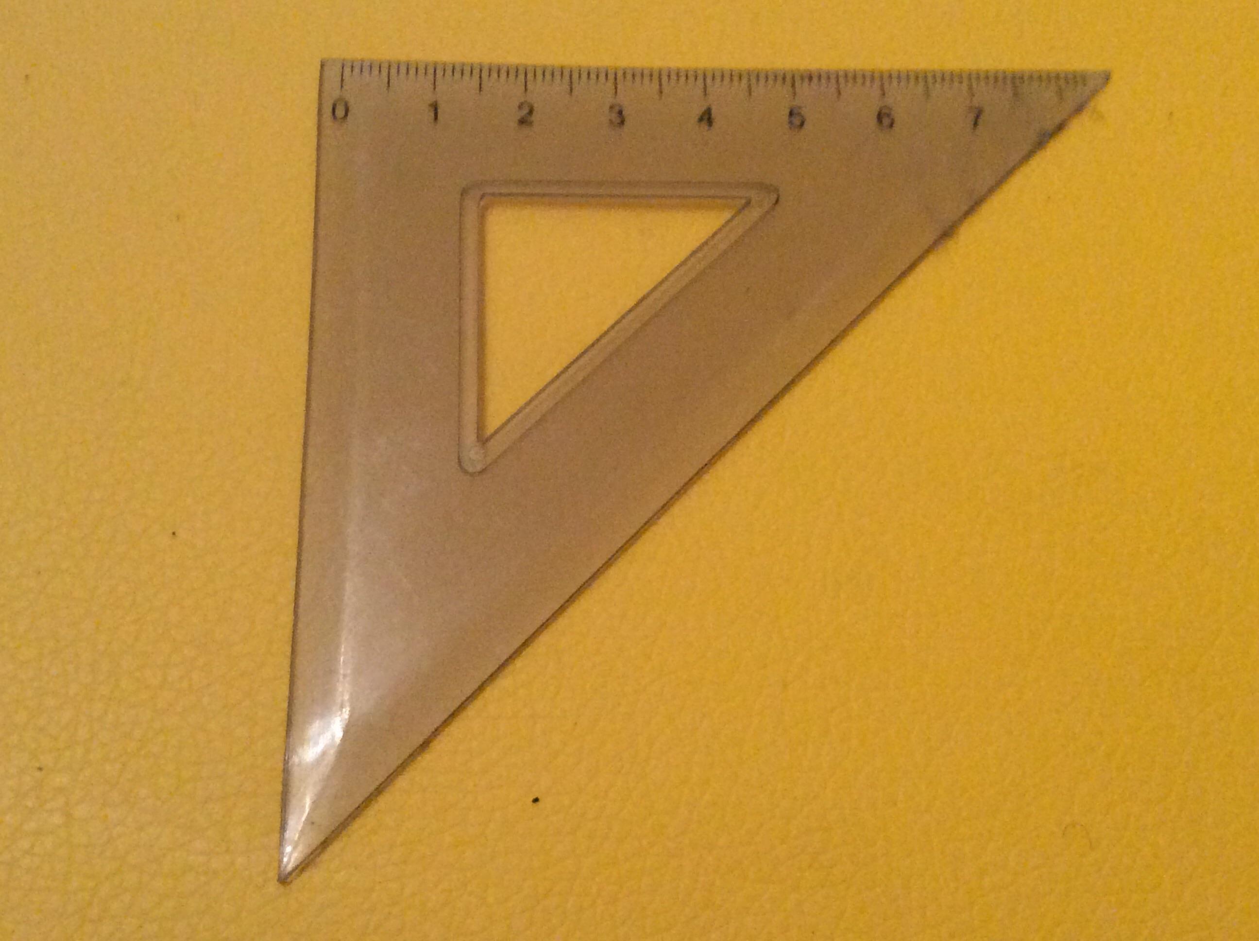 troc de troc réserve sebastien Équerre en plastique 8 cm des années 90 image 0