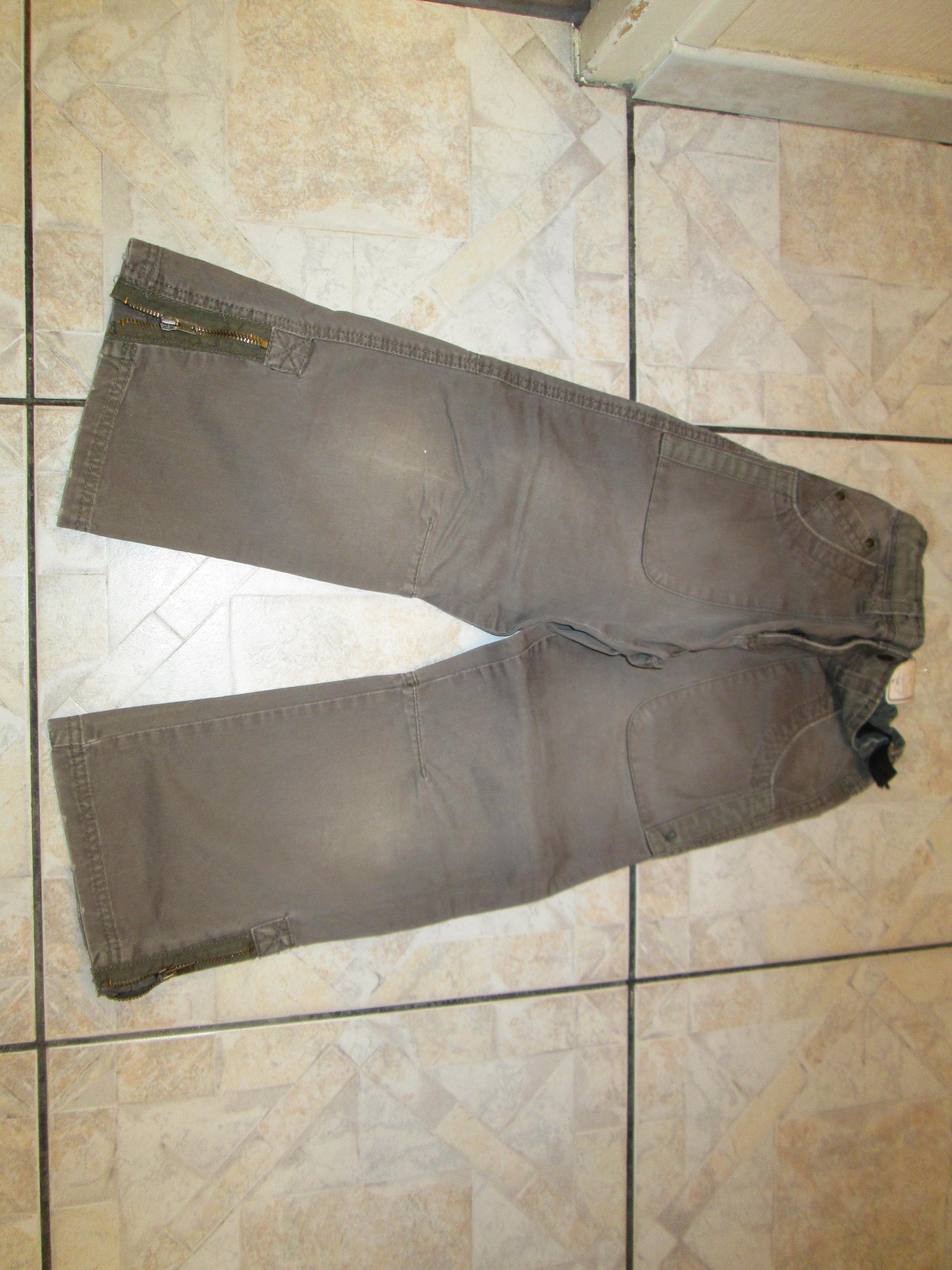 troc de troc pantalon kaki 6 ans taille elastique reglable 4 noisettes image 0