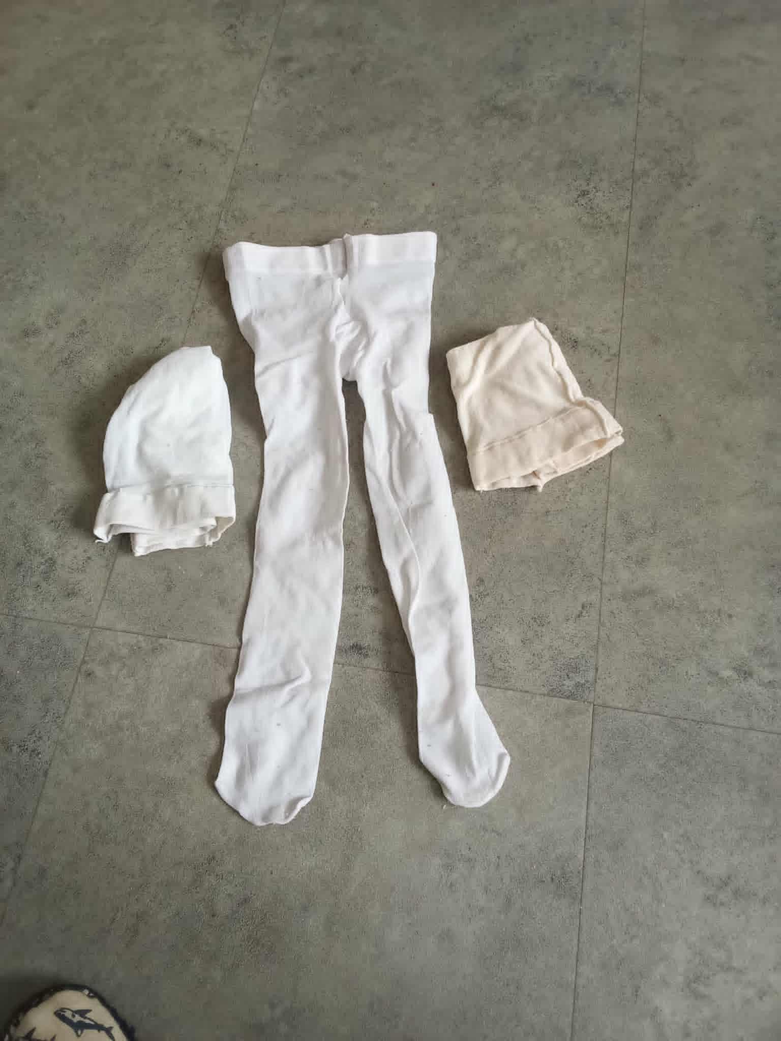 troc de troc 3 paires de collant blanc et beige deja servi mais bon image 0