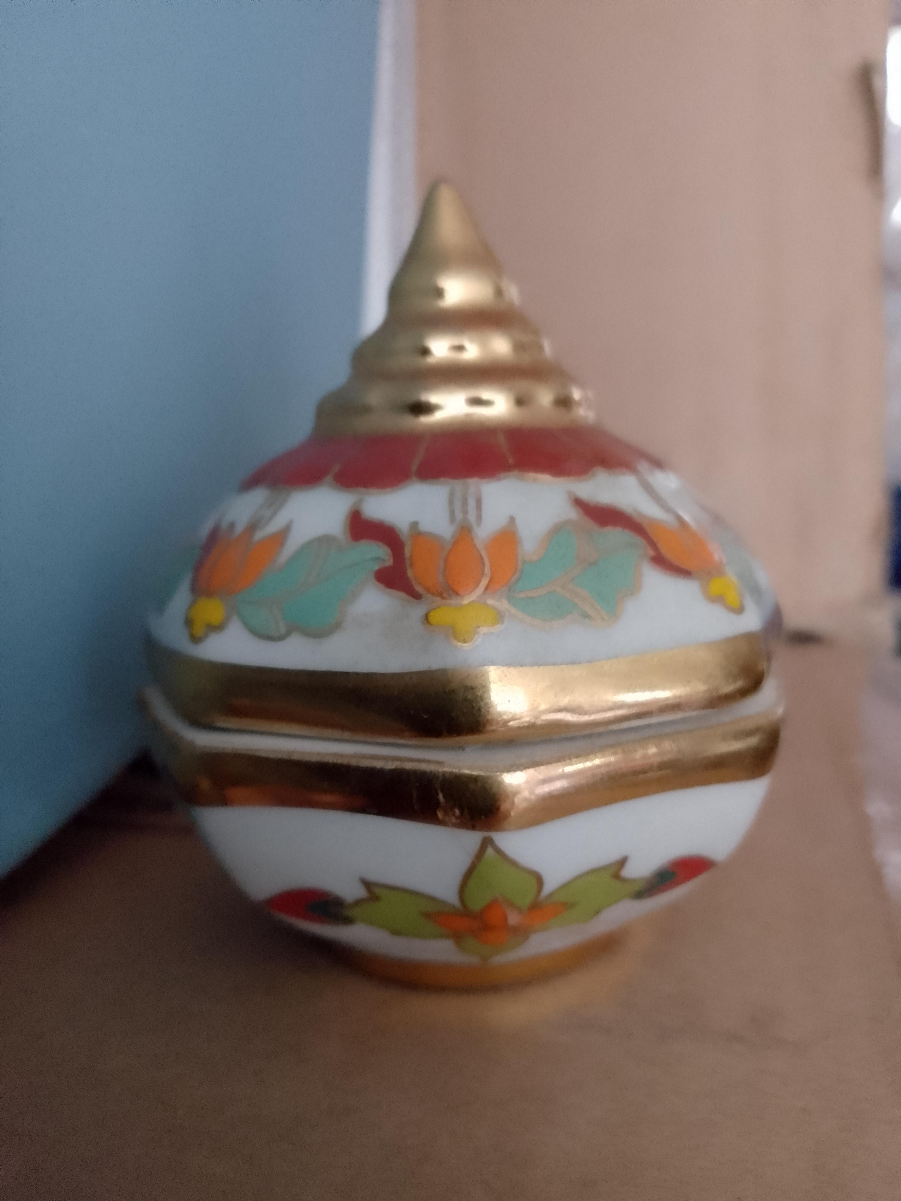 troc de troc porcelaine de thaïlande image 0